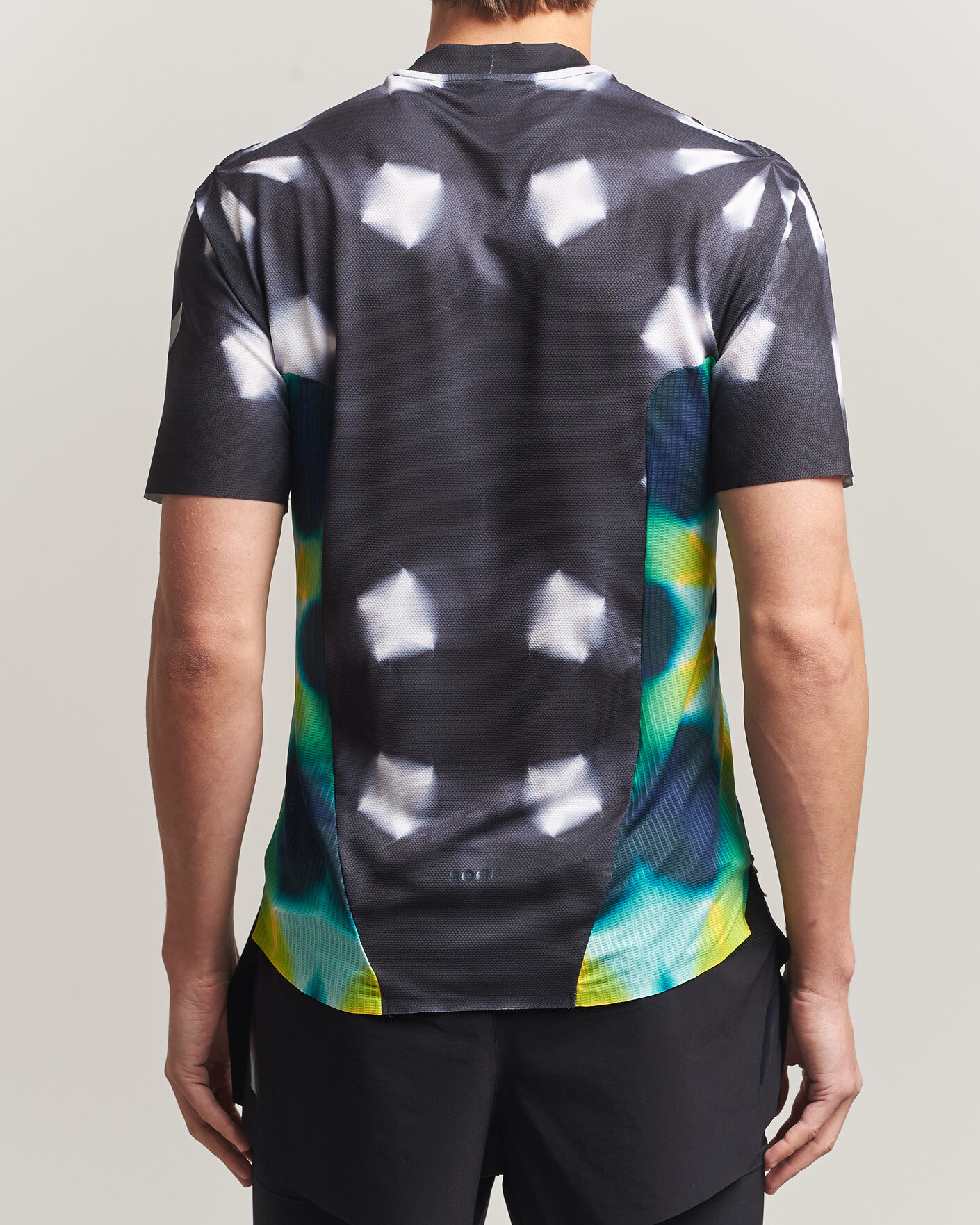 Homme | T-shirts | SOAR Running | Trail Race Top Black/Fade Grey