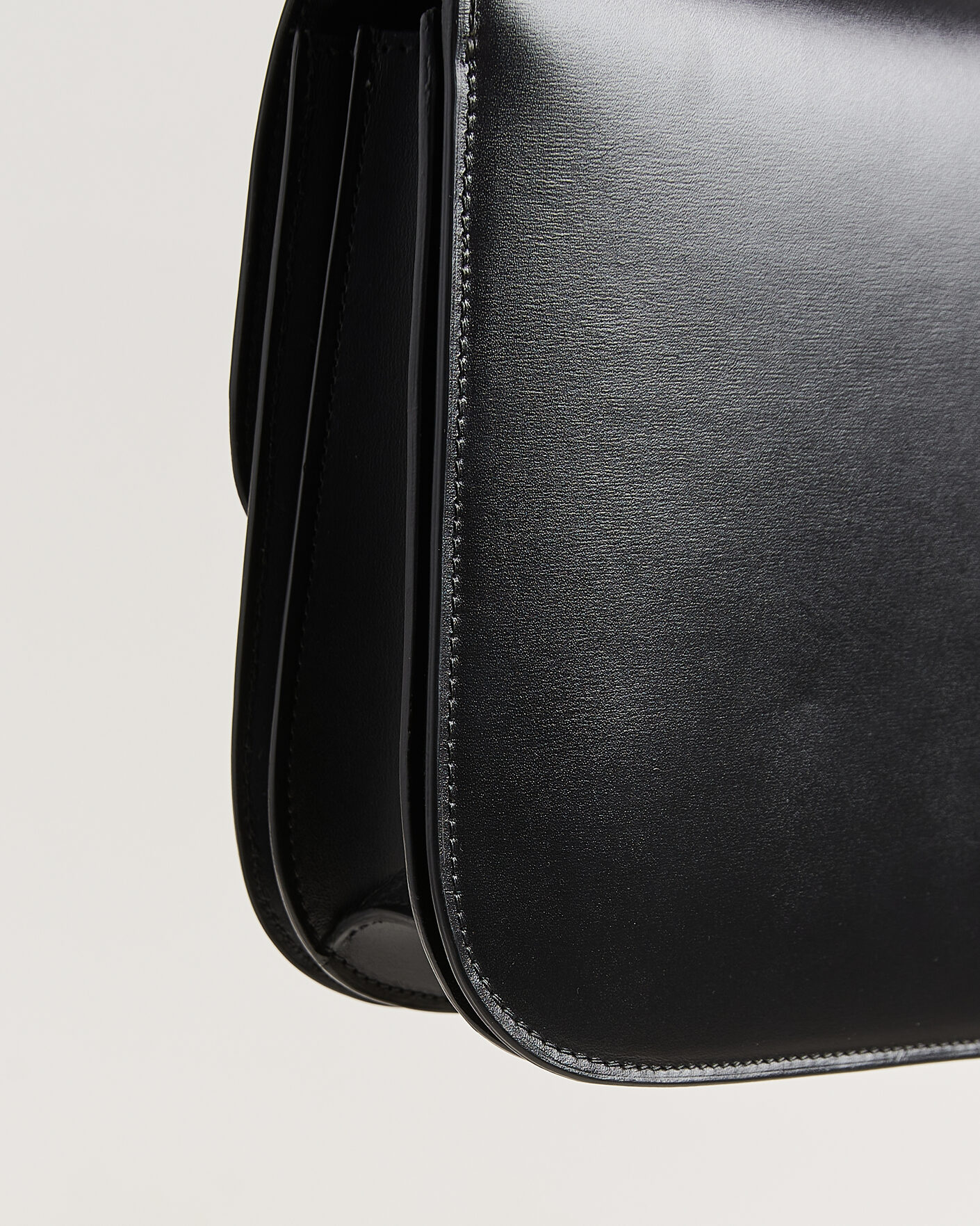 Homme | Pre-Owned & Vintage Bags | Celine Pre-Owned | Box Bag Medium Black