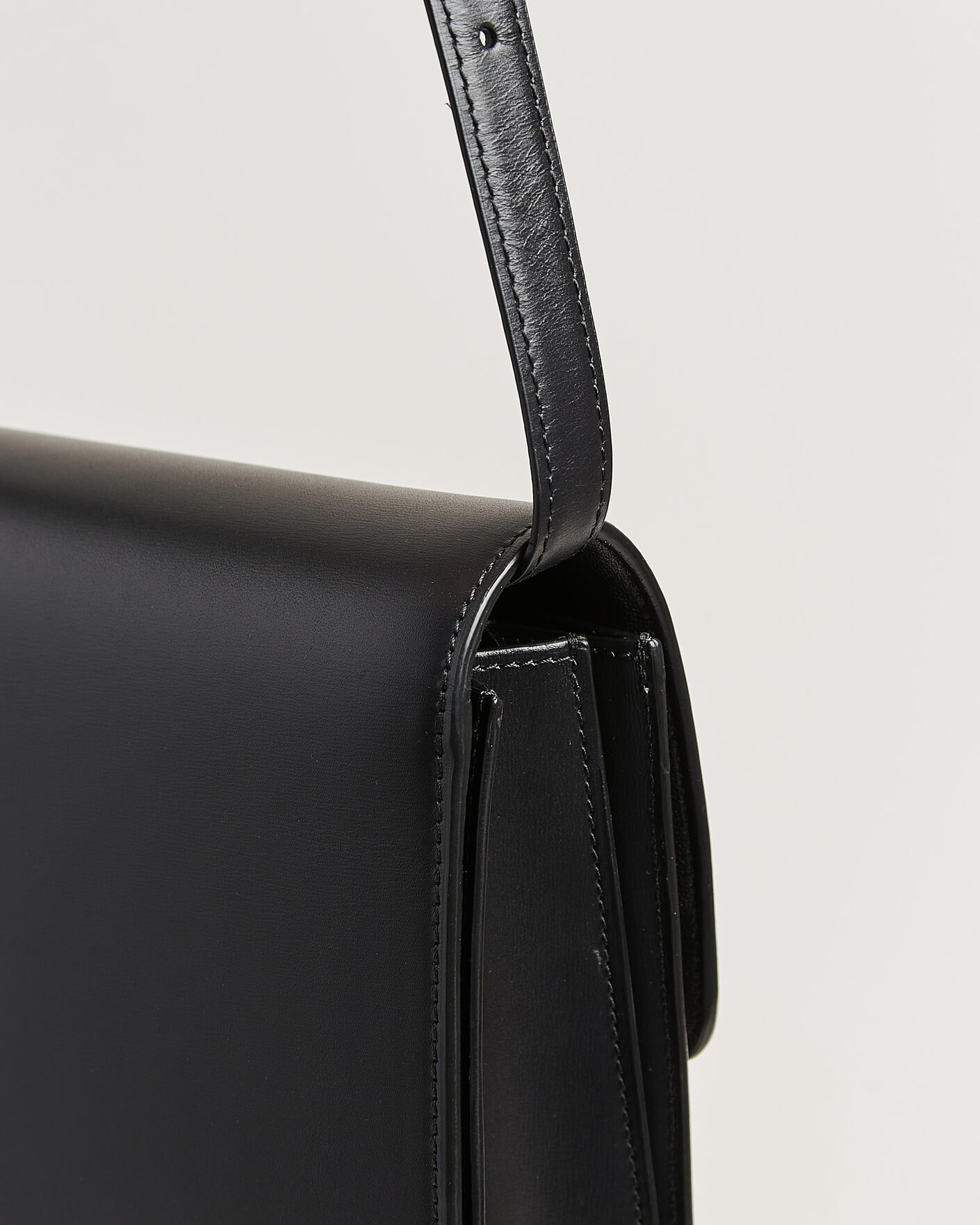 Homme | Pre-Owned & Vintage Bags | Celine Pre-Owned | Box Bag Medium Black