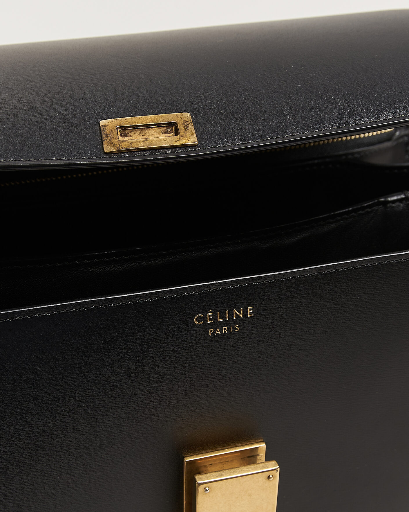 Homme | Pre-Owned & Vintage Bags | Celine Pre-Owned | Box Bag Medium Black