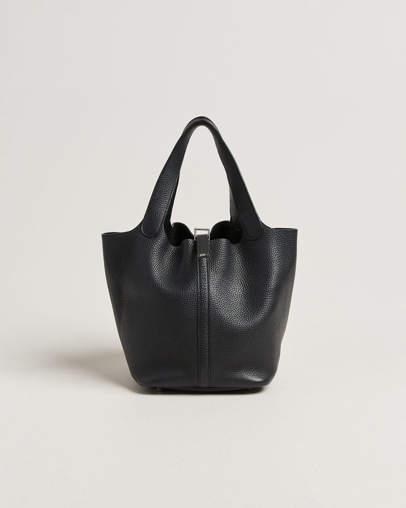 Heren | Pre-Owned & Vintage Bags | Hermès Pre-Owned | Picotin Lock 22 Taurillon Clemence Leather Black