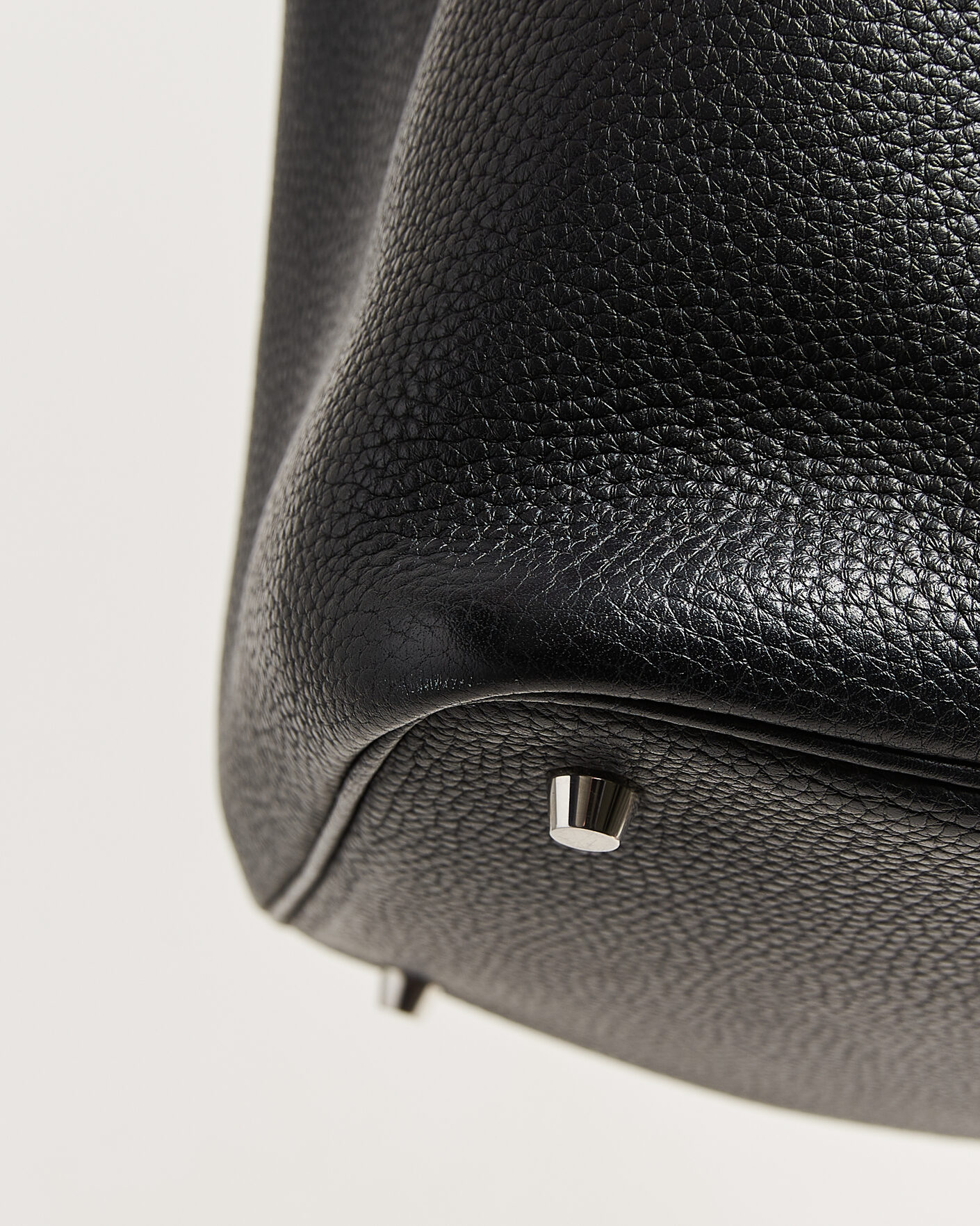 Homme | Pre-Owned & Vintage Bags | Hermès Pre-Owned | Picotin Lock 22 Taurillon Clemence Leather Black