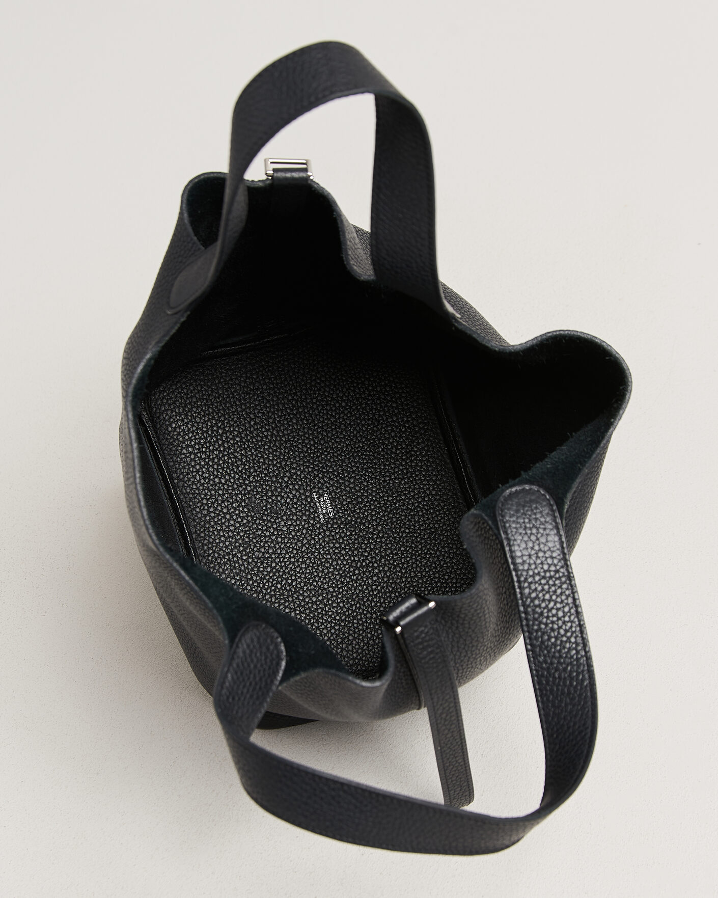 Homme | Pre-Owned & Vintage Bags | Hermès Pre-Owned | Picotin Lock 22 Taurillon Clemence Leather Black