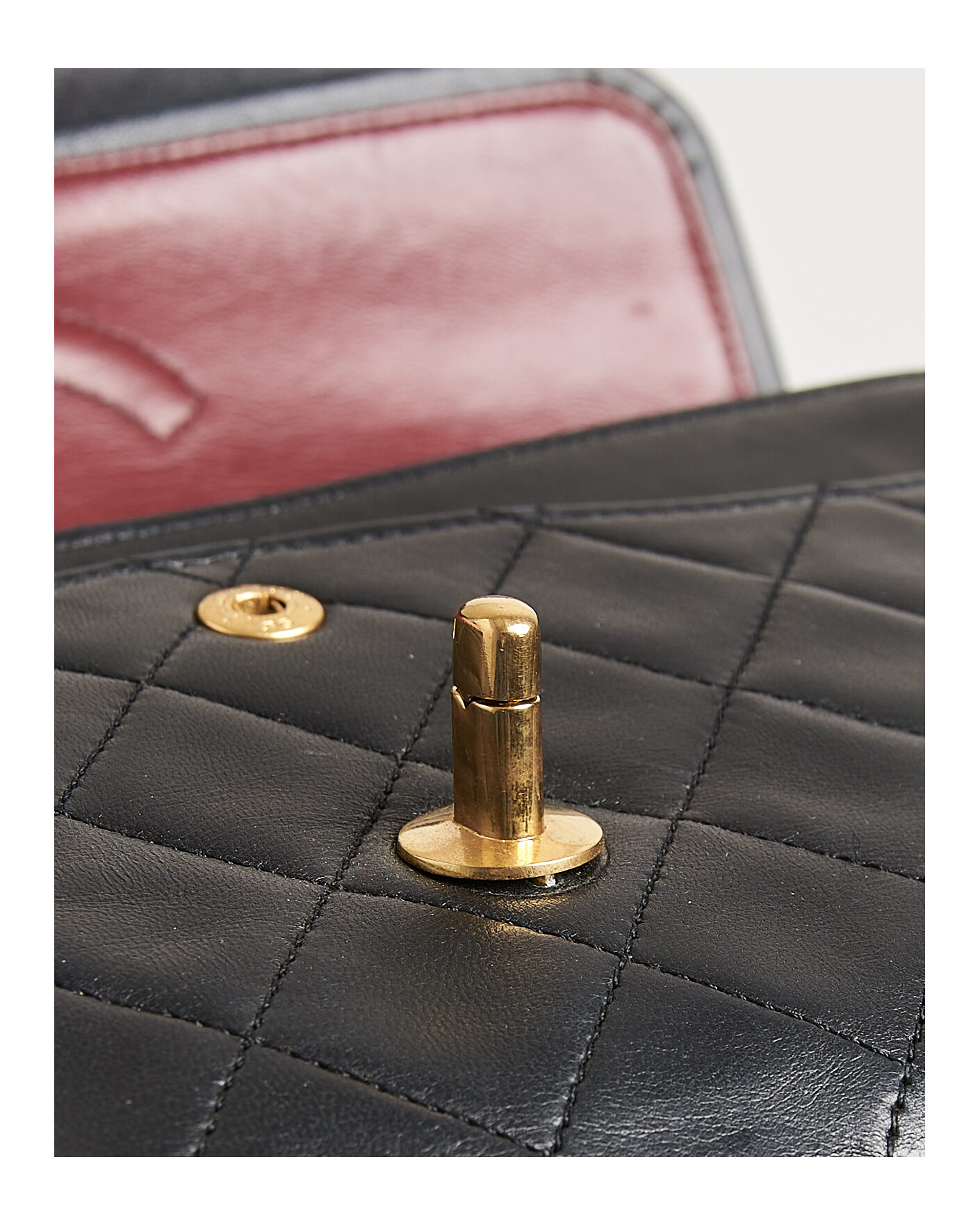 Homme | Pre-Owned & Vintage Bags | Chanel Pre-Owned | Classic Medium Double Flap Bag Lambskin Black