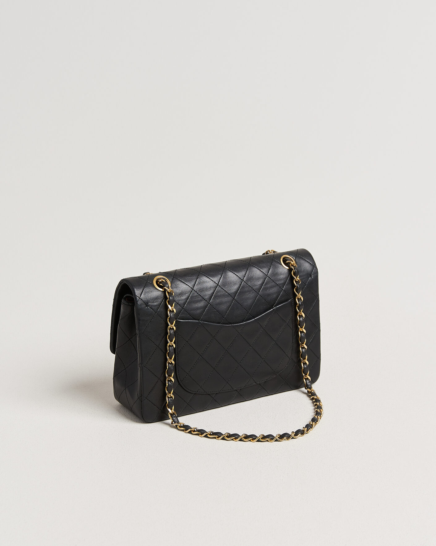 Homme | Pre-Owned & Vintage Bags | Chanel Pre-Owned | Classic Medium Double Flap Bag Lambskin Black
