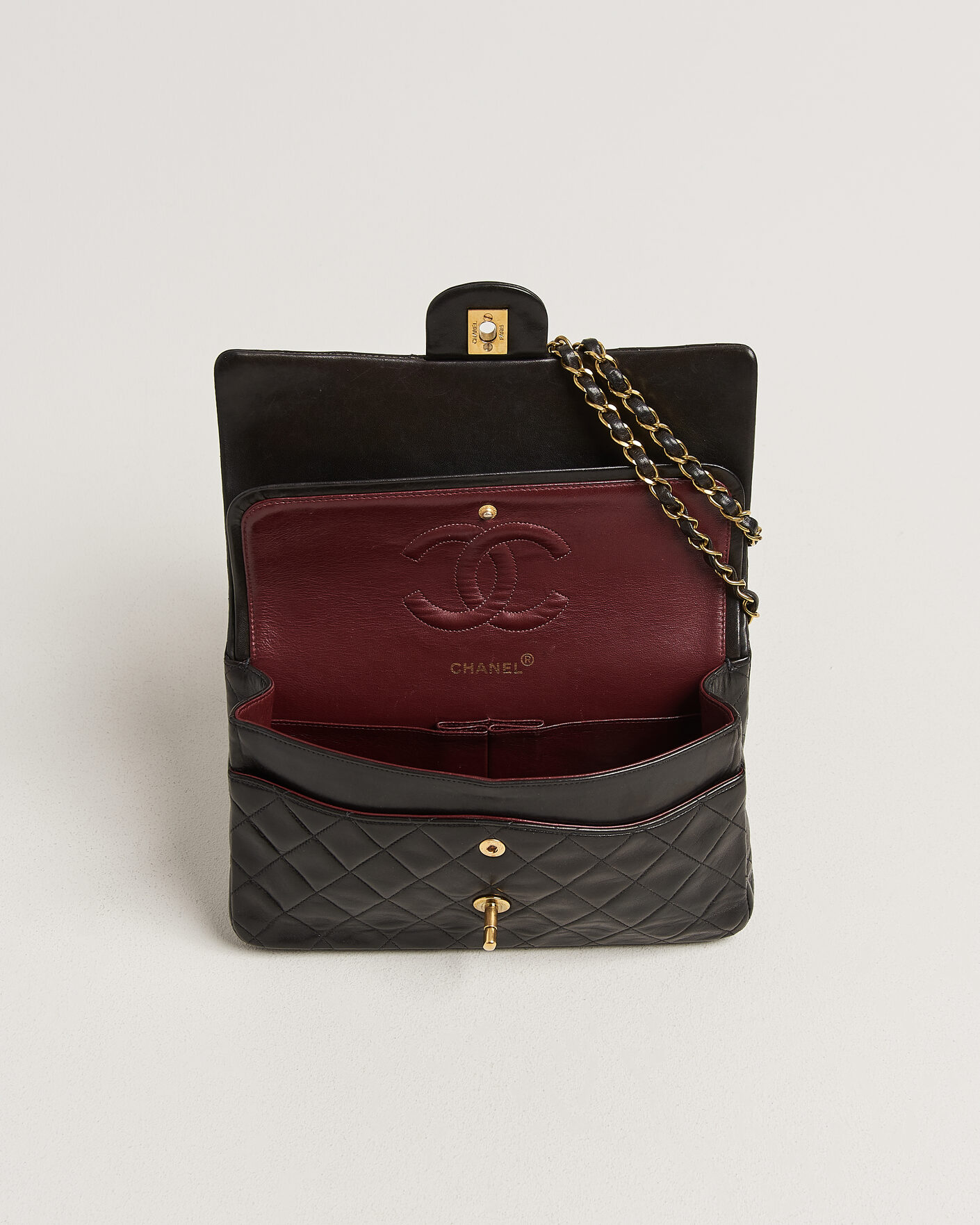 Heren | Pre-Owned & Vintage Bags | Chanel Pre-Owned | Classic Medium Double Flap Bag Lambskin Black