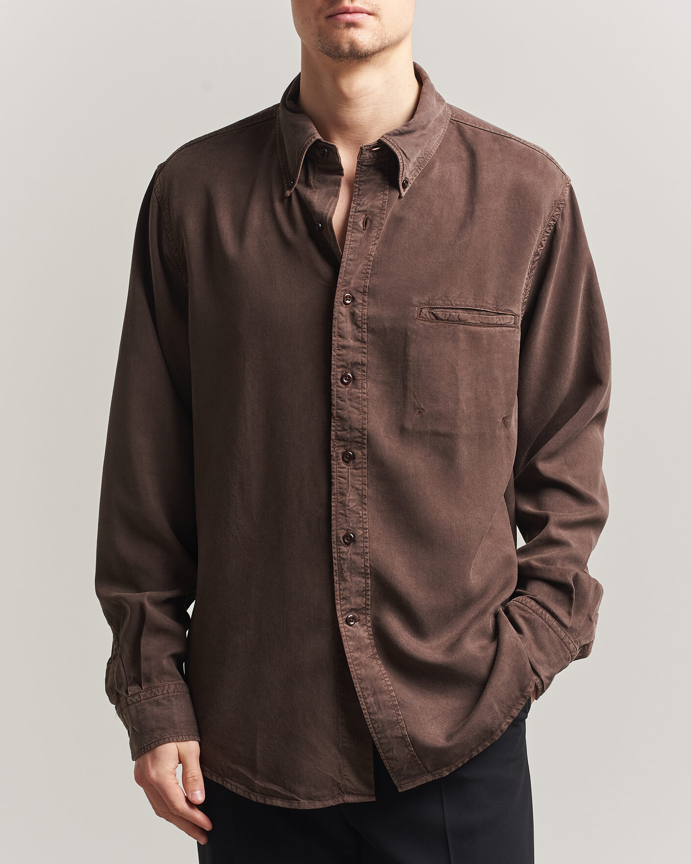 Heren | Overhemden | Filippa K | Zack Lyocell Shirt Dark Chocolate