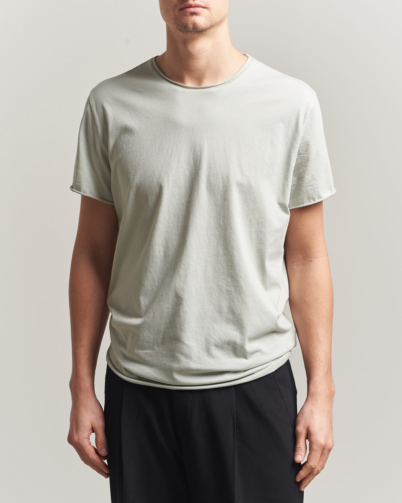 Homme | T-shirts | Filippa K | Roll Neck Crew Neck T-Shirt Silver Grey