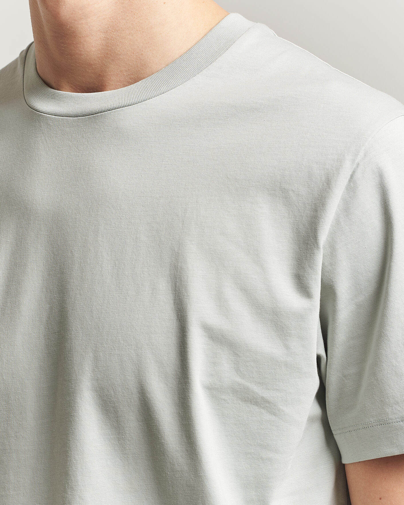Homme | T-shirts | Filippa K | Filip Crew Neck T-Shirt Silver Grey