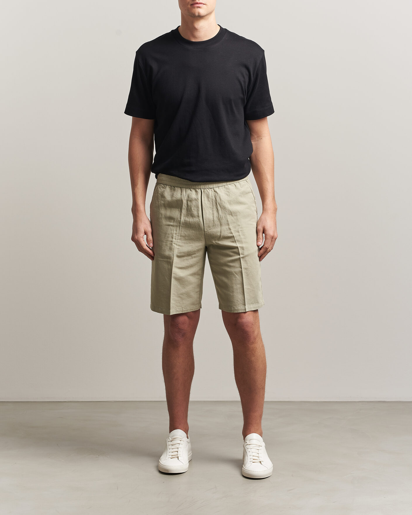 Heren | Korte broek | Filippa K | Theo Relaxed Linen/Cotton Drawstring Shorts Light Green