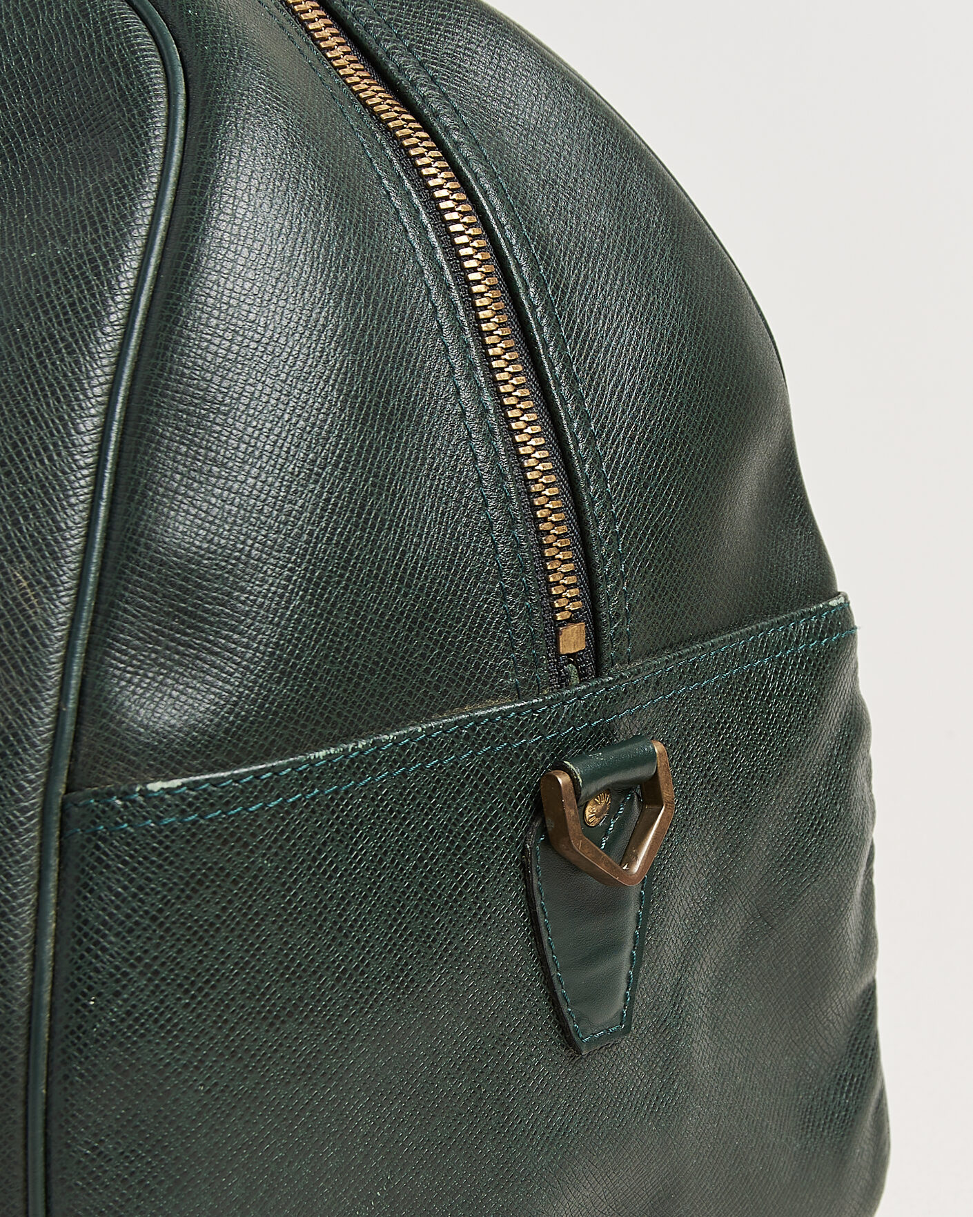 Heren | Pre-Owned & Vintage Bags | Louis Vuitton Pre-Owned | Taiga Kendall Weekend Bag GM Green