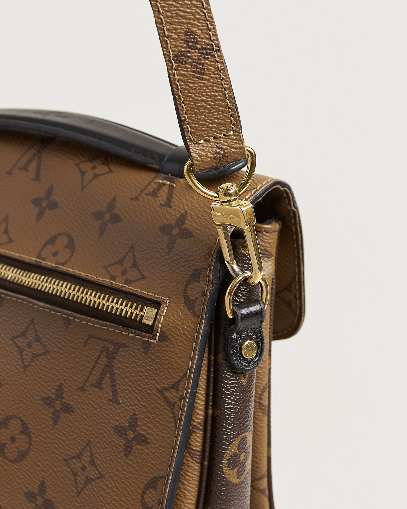 Homme | Pre-Owned & Vintage Bags | Louis Vuitton Pre-Owned | Pochette Métis Reverse Monogram