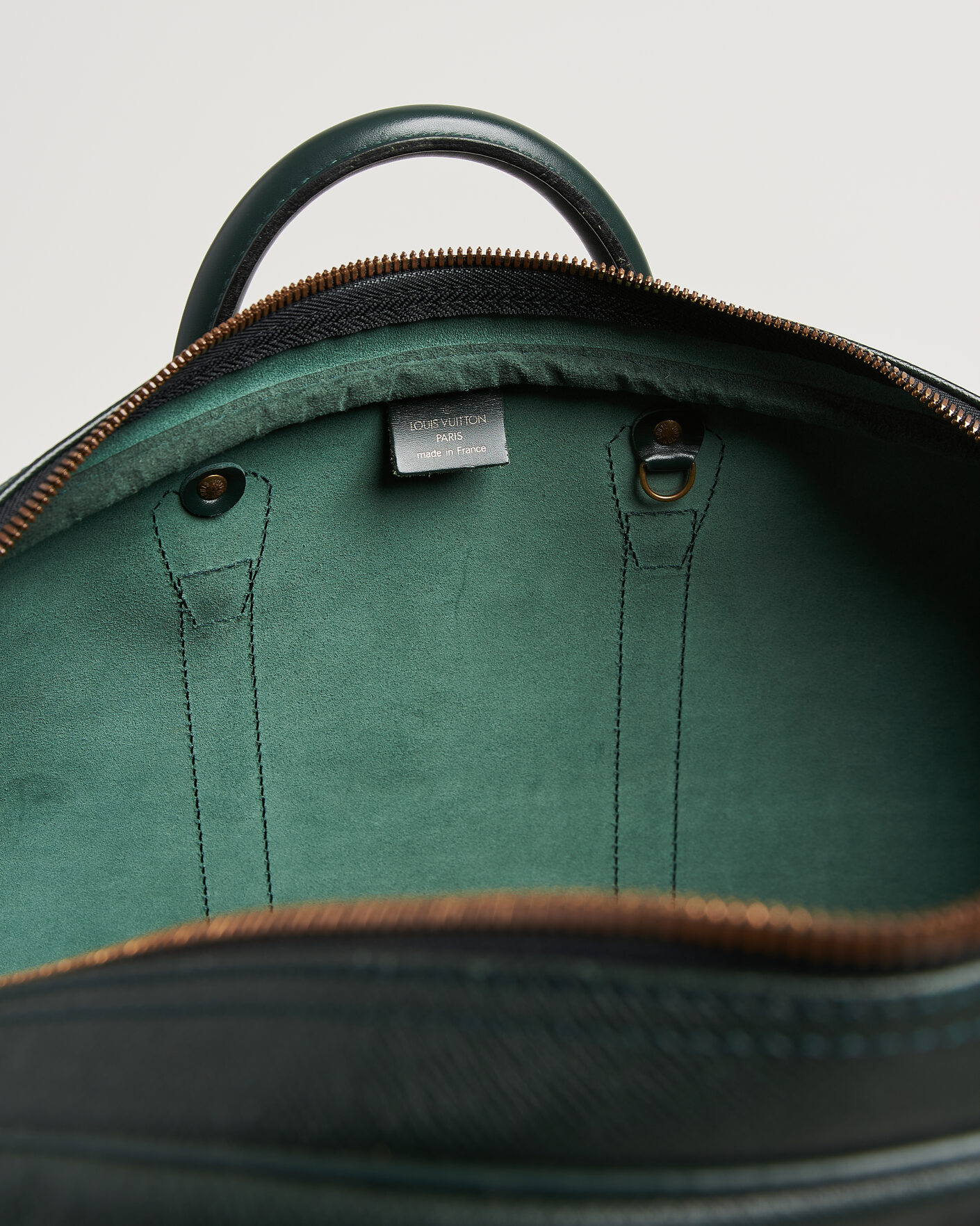 Homme | Pre-Owned & Vintage Bags | Louis Vuitton Pre-Owned | Taiga Kendall GM Bag Green