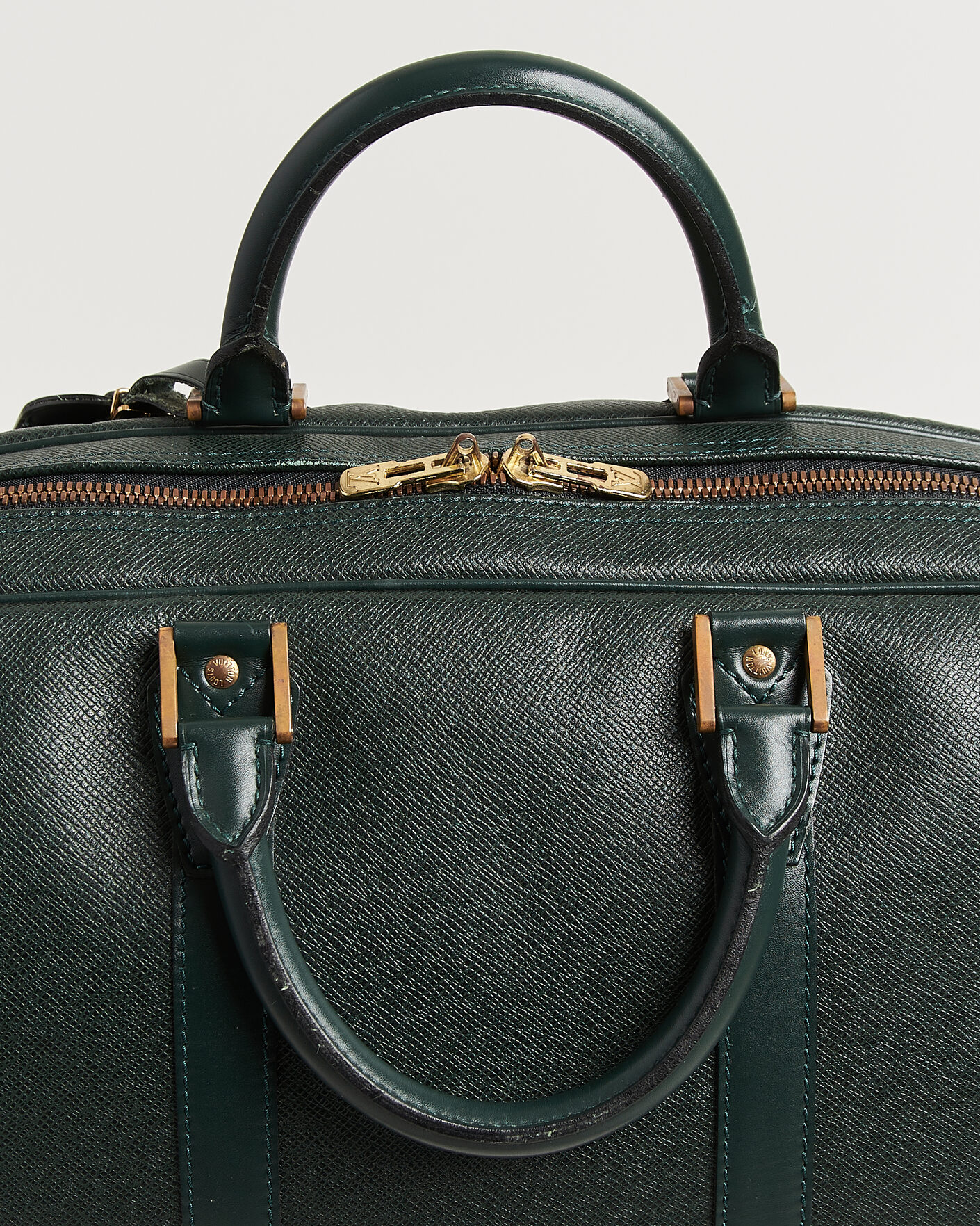 Homme | Pre-Owned & Vintage Bags | Louis Vuitton Pre-Owned | Taiga Kendall GM Bag Green