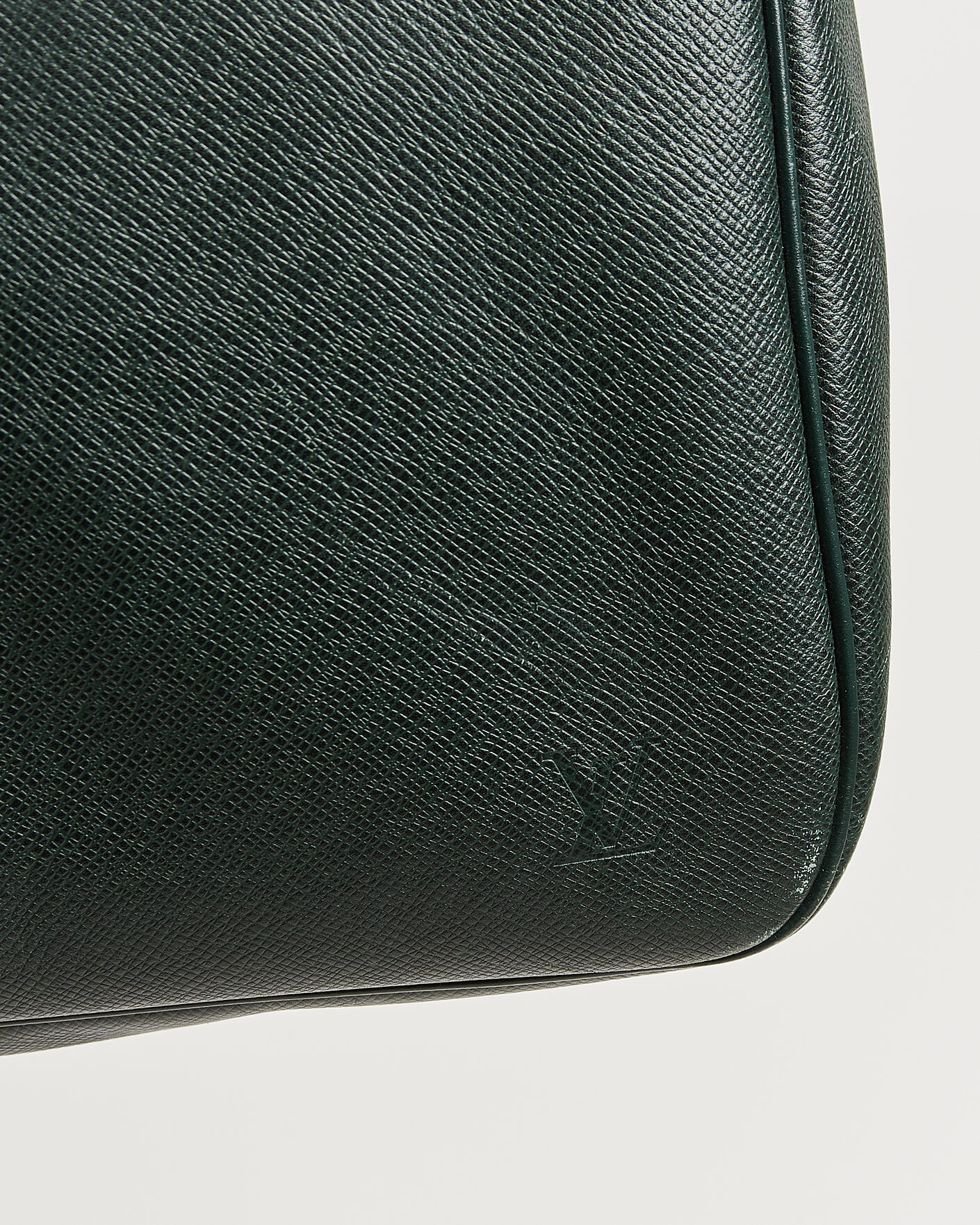 Homme | Pre-Owned & Vintage Bags | Louis Vuitton Pre-Owned | Taiga Kendall GM Bag Green