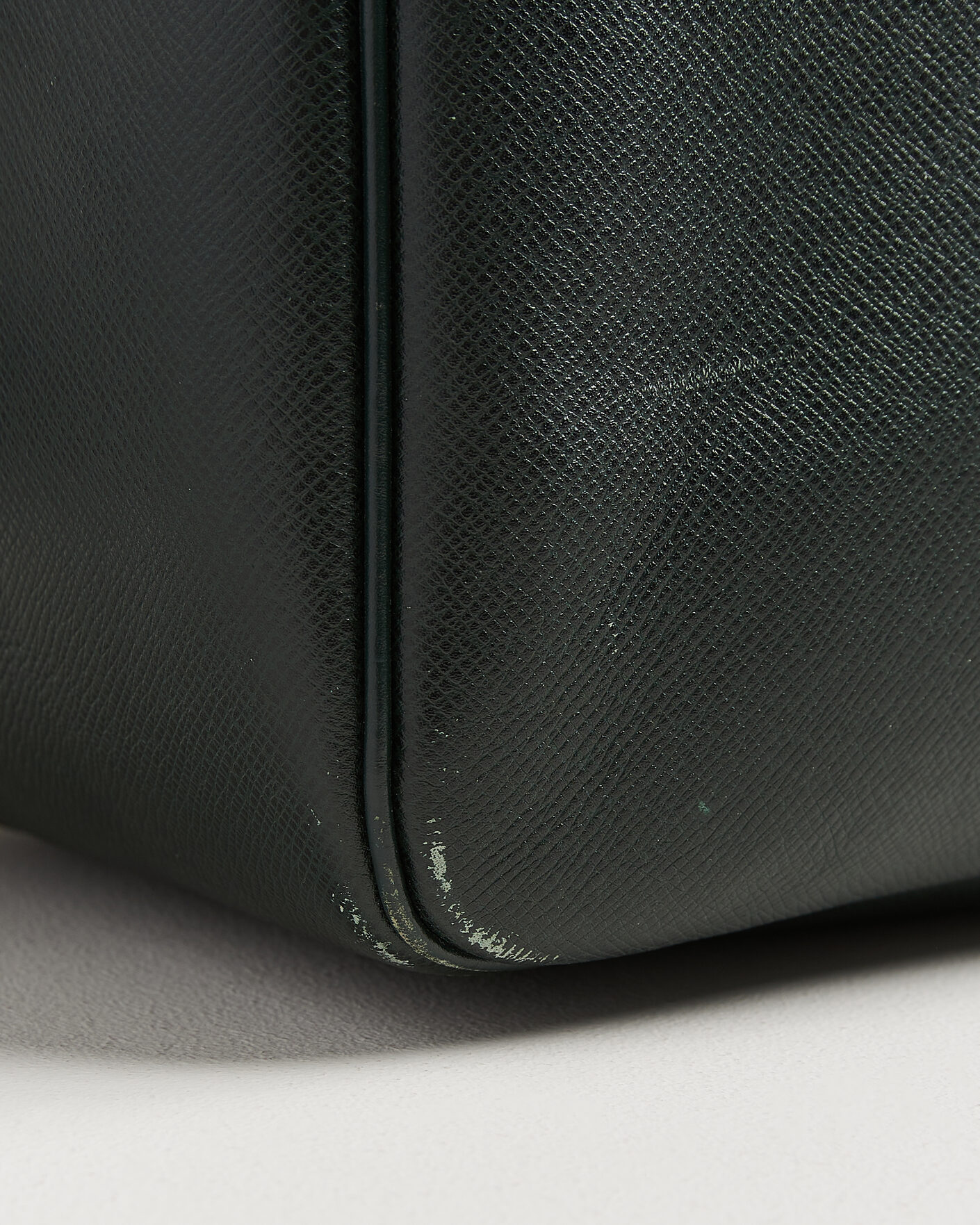 Homme | Pre-Owned & Vintage Bags | Louis Vuitton Pre-Owned | Taiga Kendall GM Bag Green