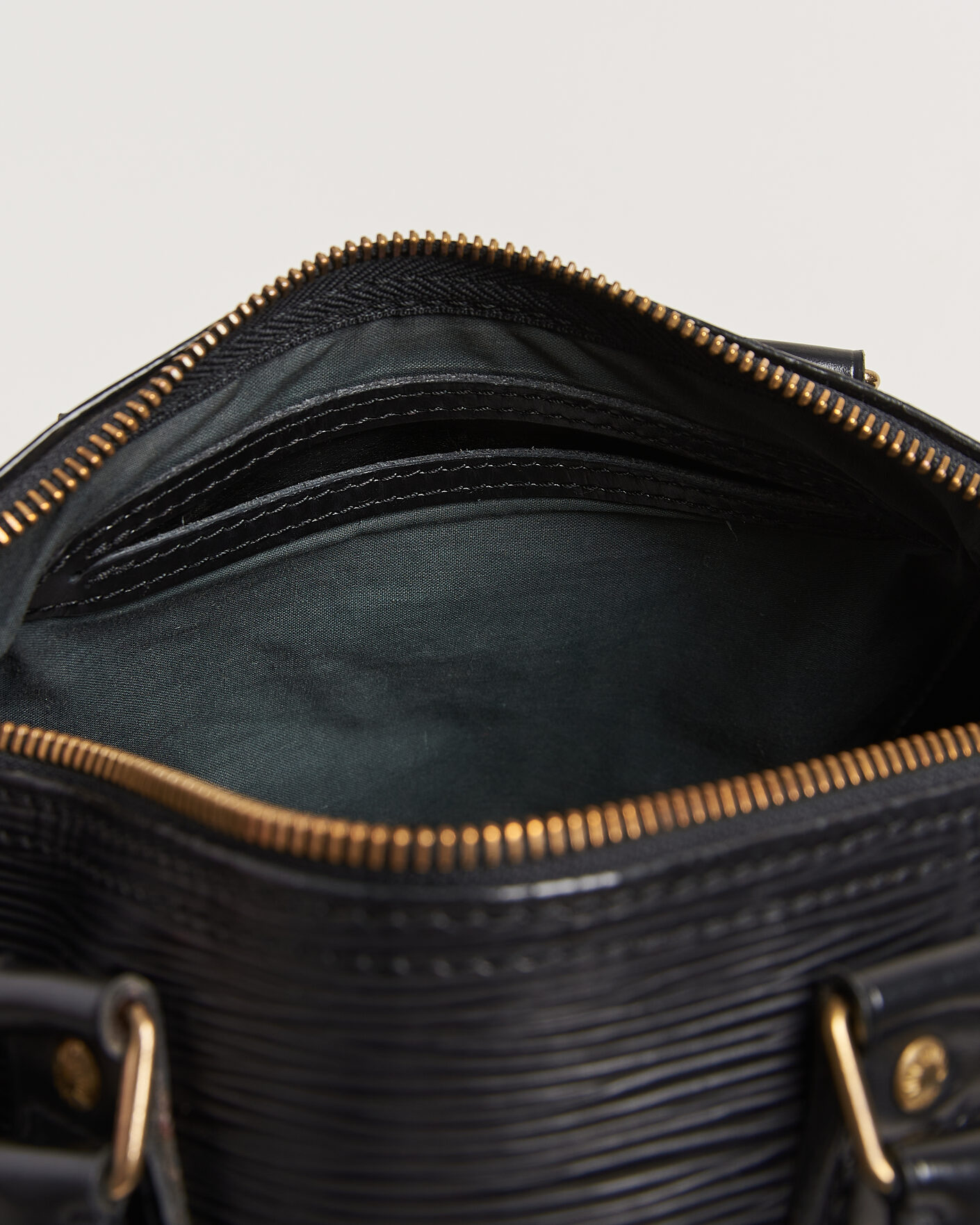 Homme | Pre-Owned & Vintage Bags | Louis Vuitton Pre-Owned | Speedy Epi Leather 25 Black