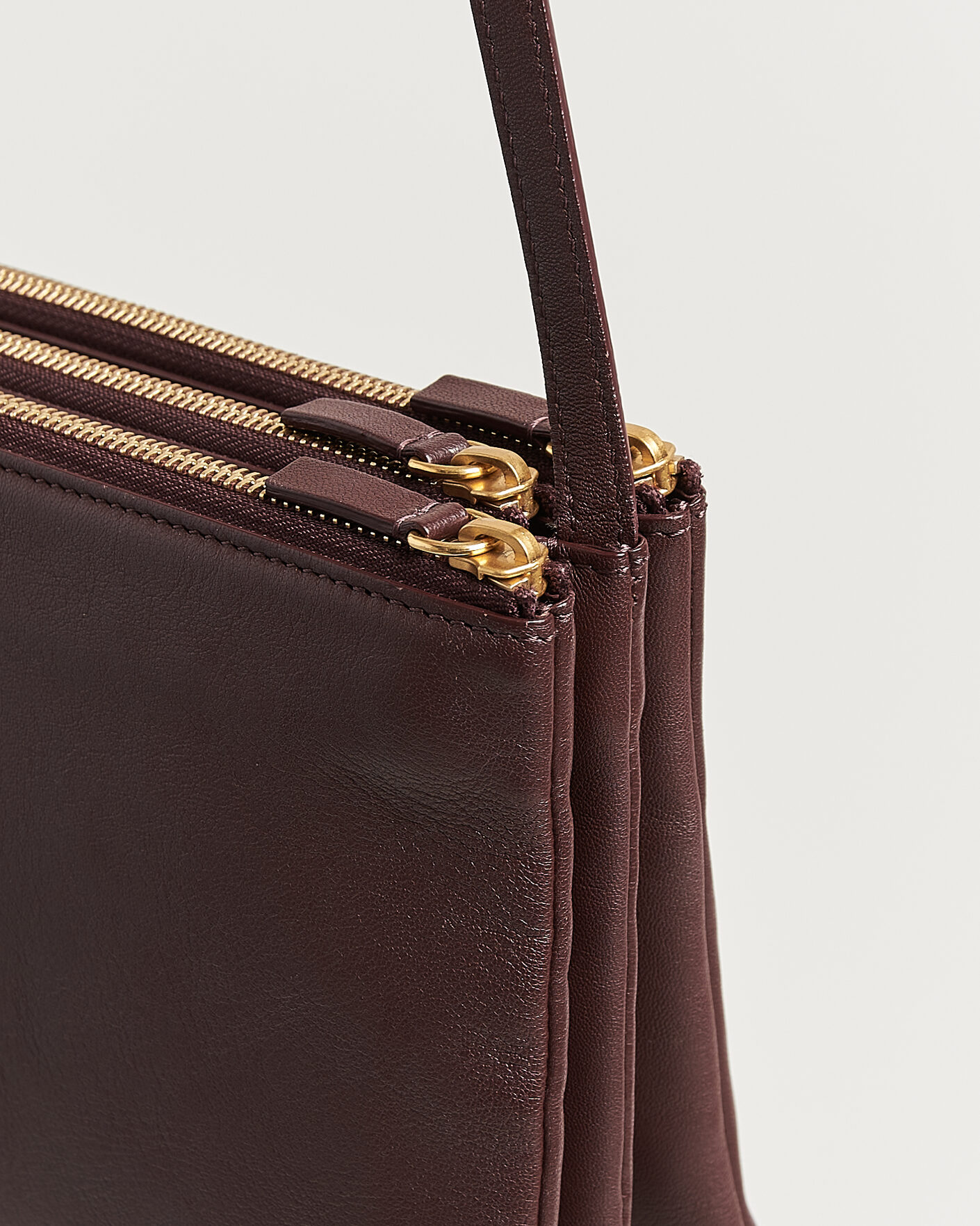 Homme | Pre-Owned & Vintage Bags | Celine Pre-Owned | Trio Bag Medium Leather Burgundy