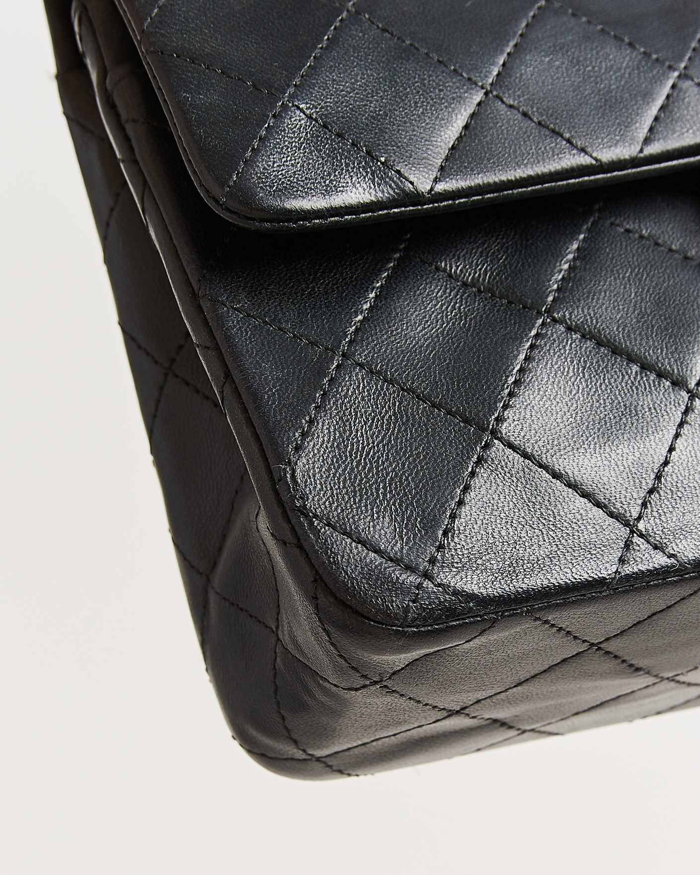 Homme | Pre-Owned & Vintage Bags | Chanel Pre-Owned | Classic Small Double Flap Bag Black