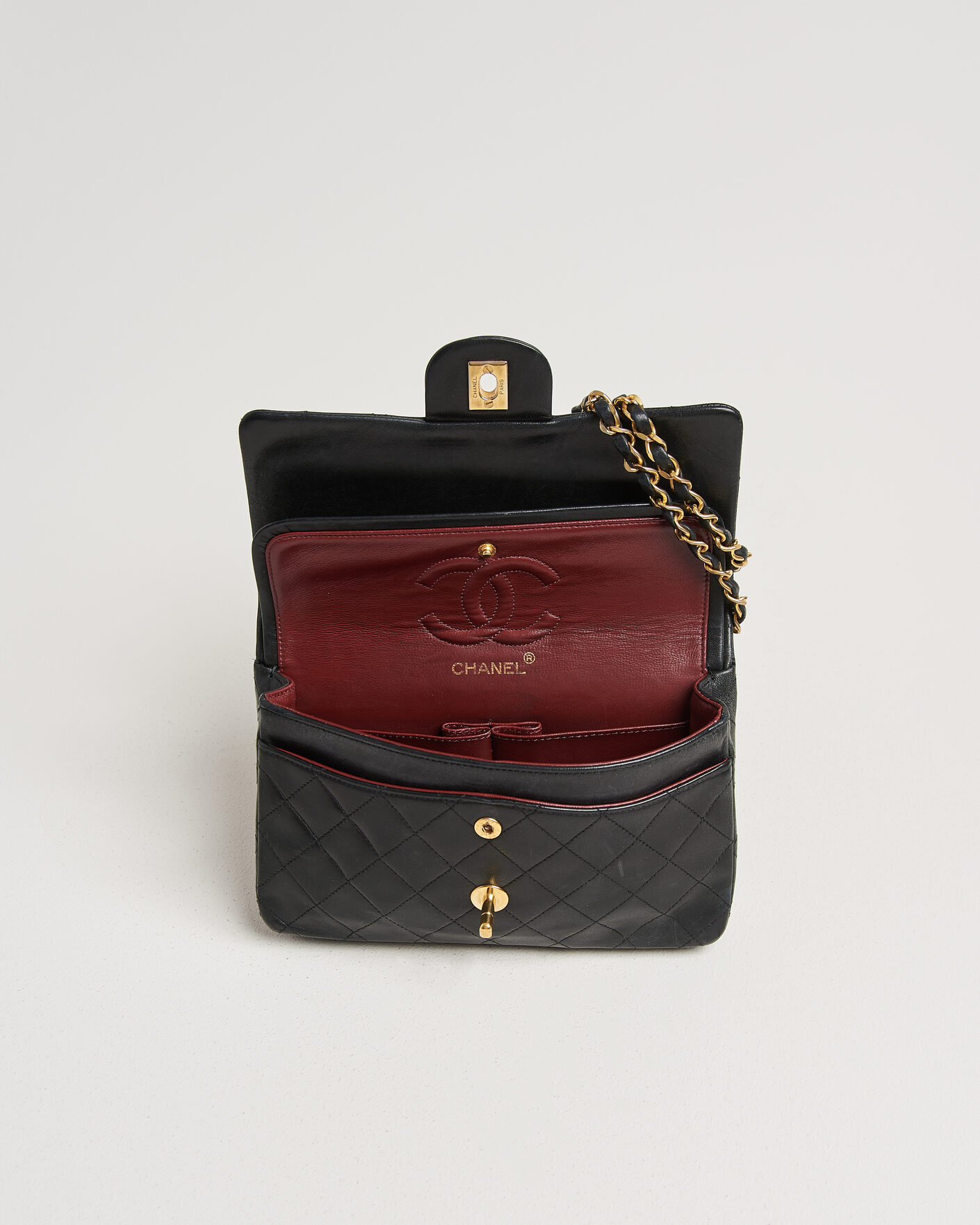 Homme | Pre-Owned & Vintage Bags | Chanel Pre-Owned | Classic Small Double Flap Bag Black