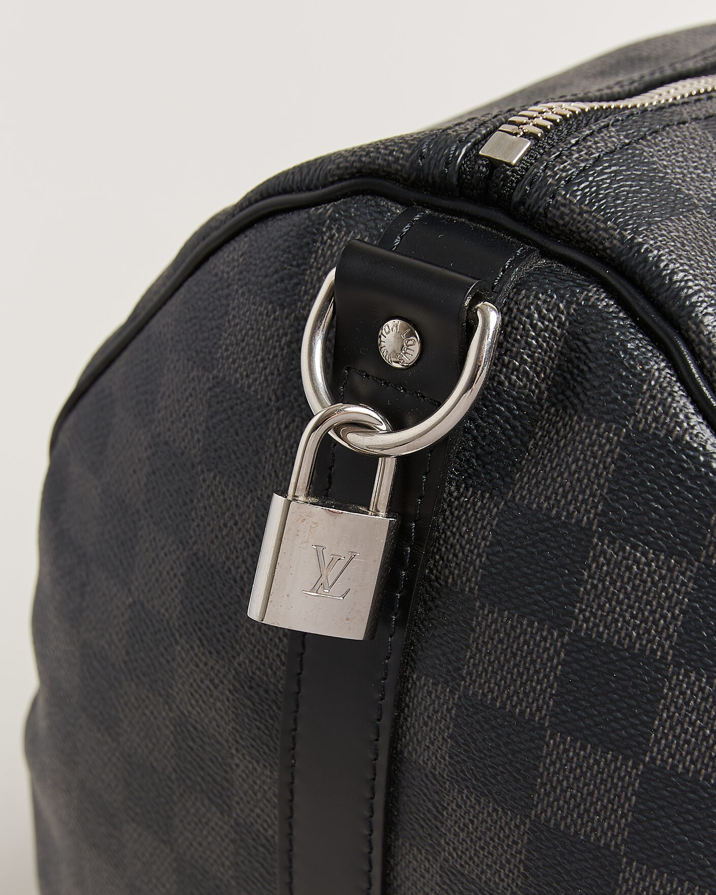 Homme | Pre-Owned & Vintage Bags | Louis Vuitton Pre-Owned | Keepall 55 Bandouliére Damier Graphite