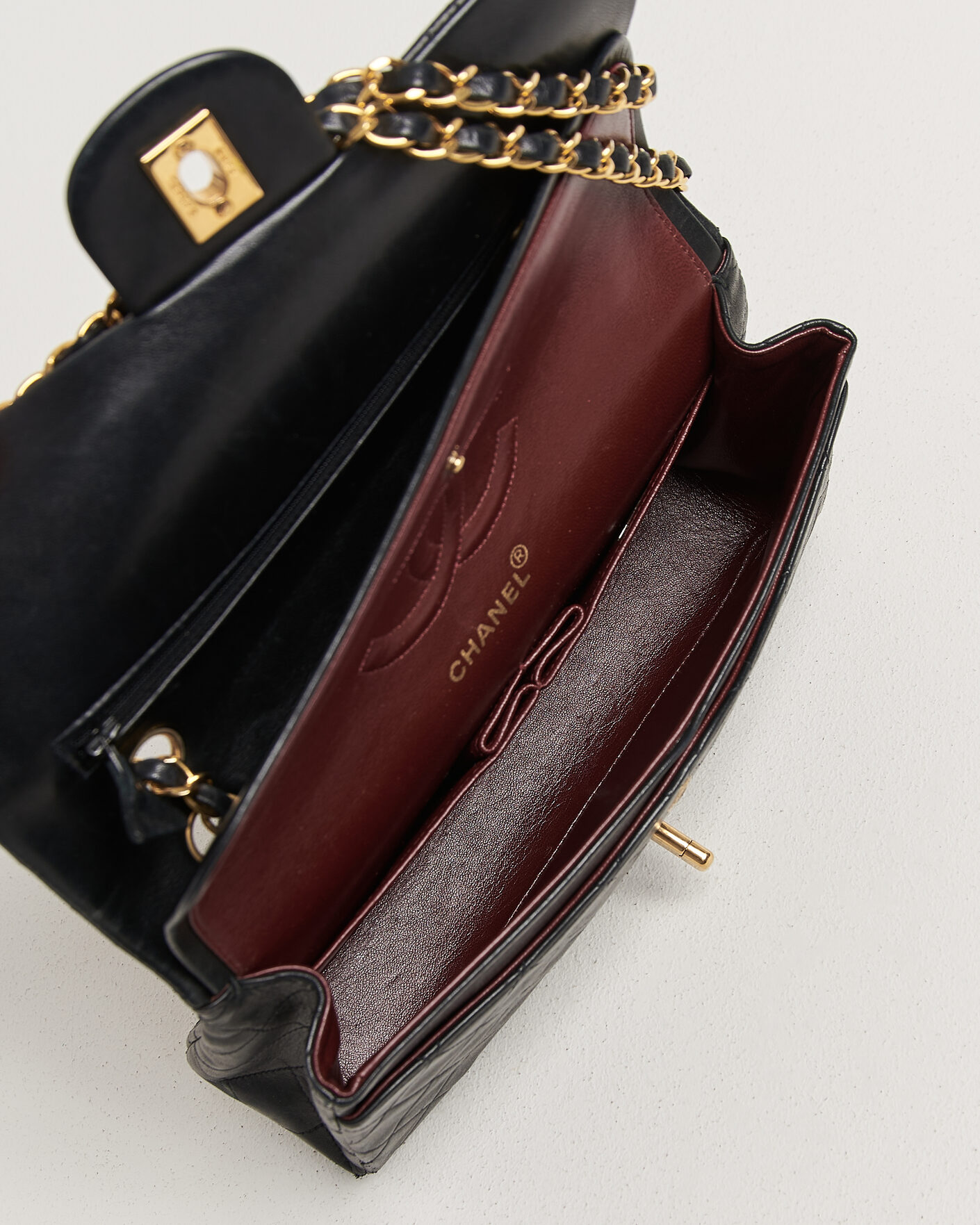 Heren | Chanel Pre-Owned Classic Medium Double Flap Bag Black | Chanel Pre-Owned | Classic Medium Double Flap Bag Black
