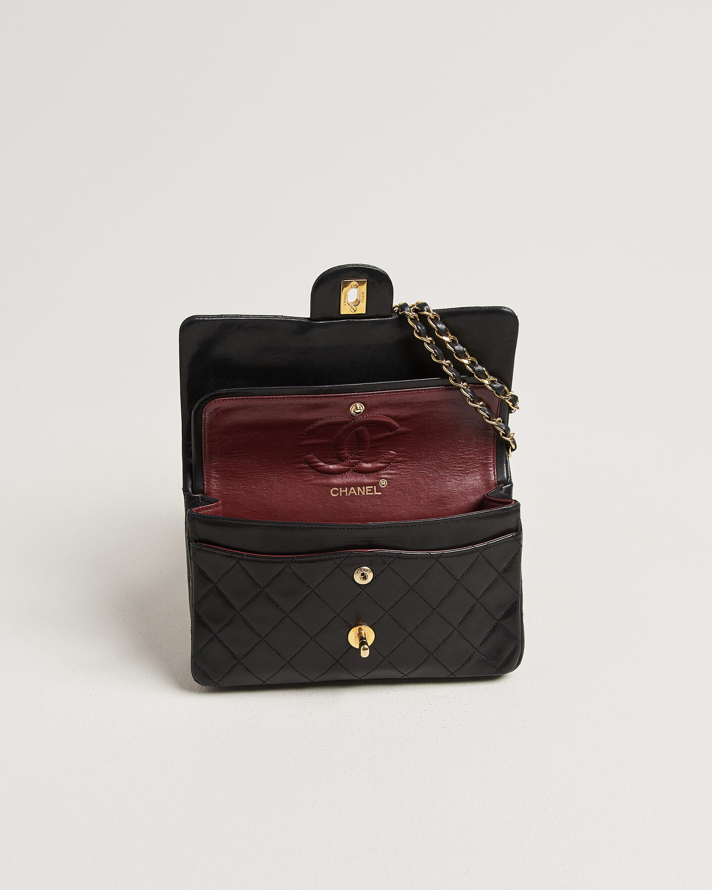 Homme | Pre-Owned & Vintage Bags | Chanel Pre-Owned | Classic Small Double Flap Bag Black