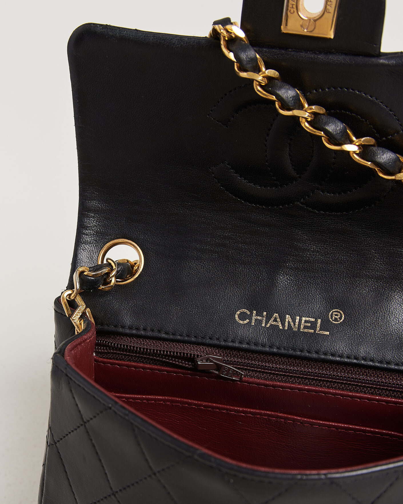 Homme | Chanel Pre-Owned Classic Mini Single Flap Square Bag Black | Chanel Pre-Owned | Classic Mini Single Flap Square Bag Black