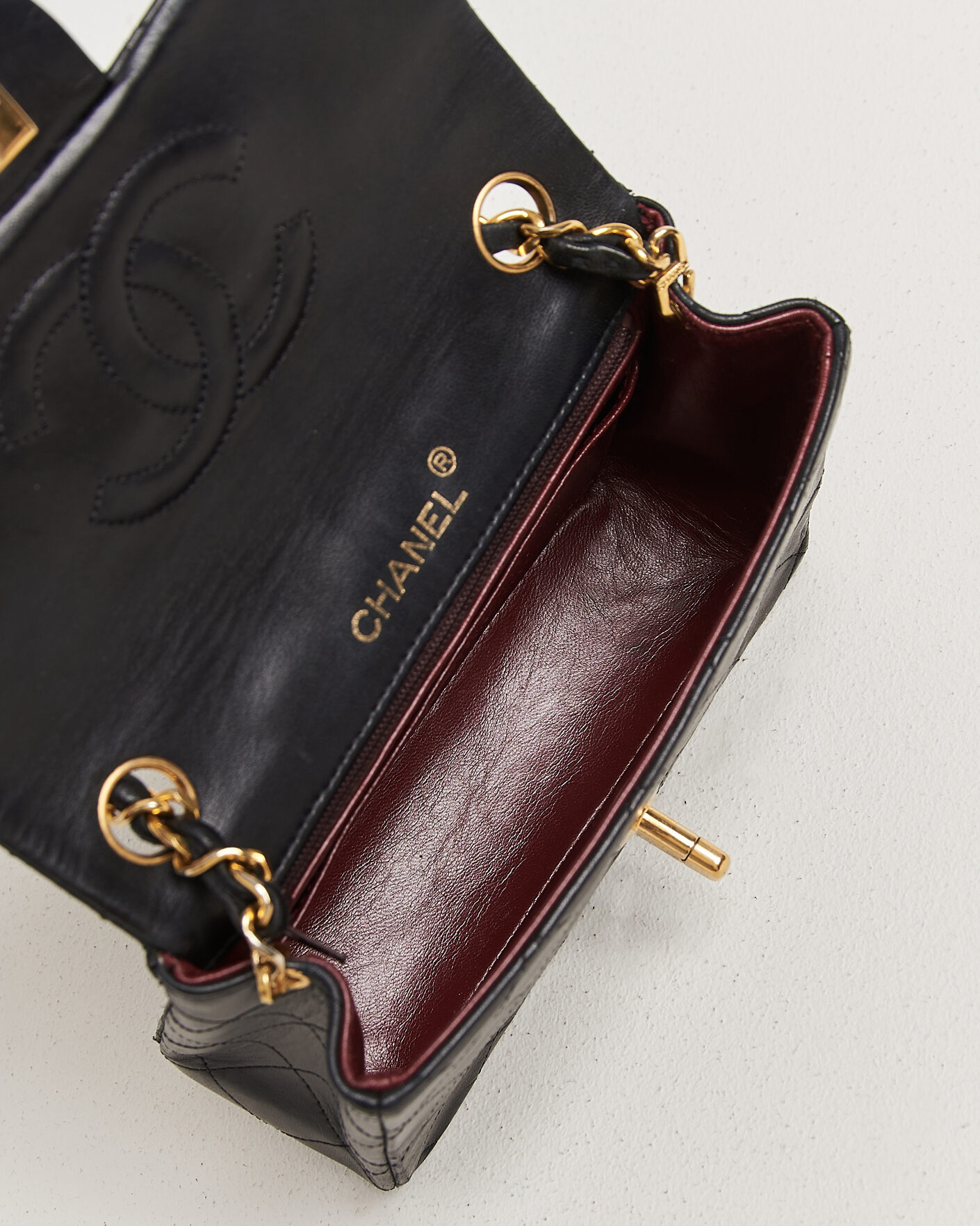 Homme | Pre-Owned & Vintage Bags | Chanel Pre-Owned | Classic Mini Single Flap Square Bag Black
