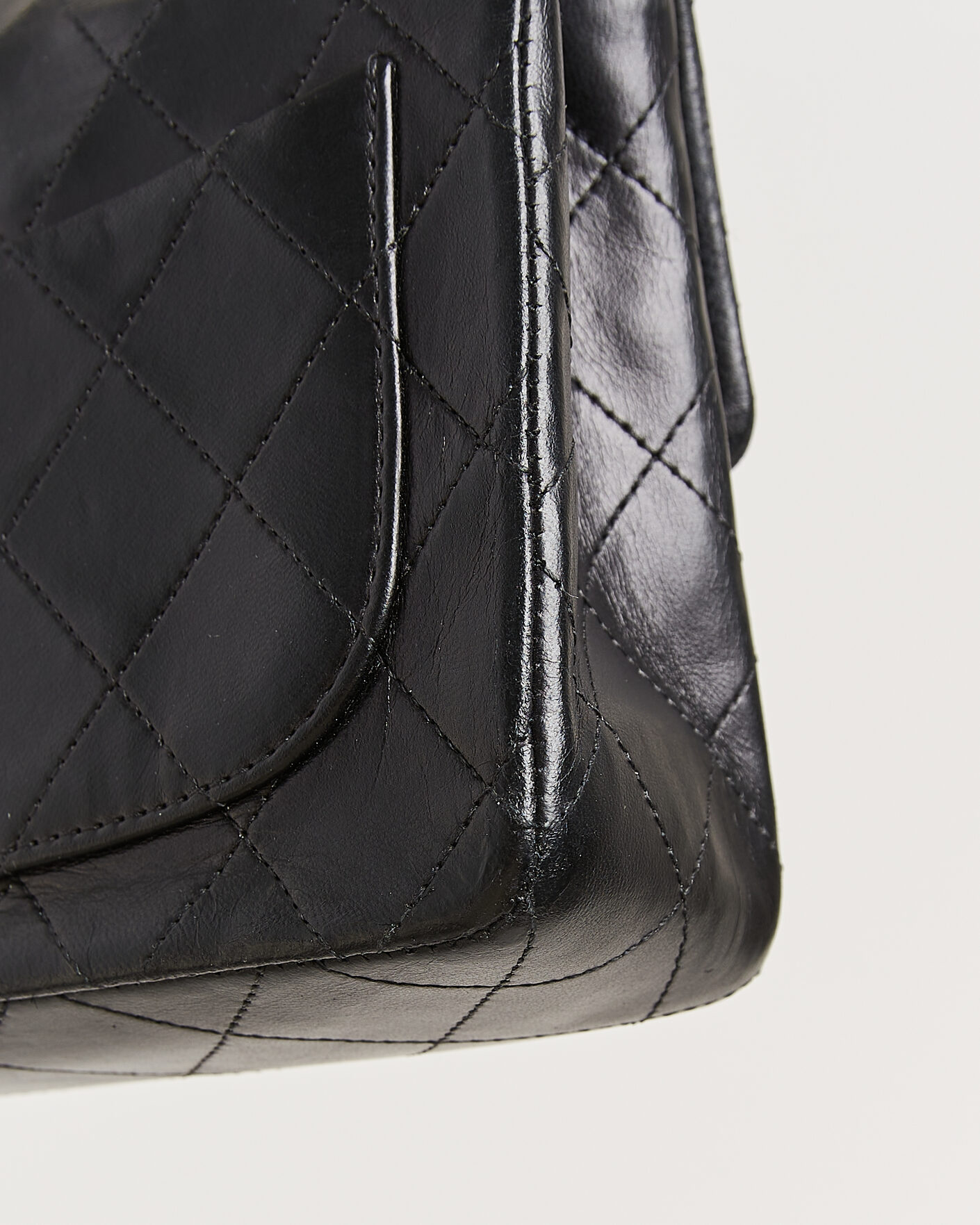 Homme | Pre-Owned & Vintage Bags | Chanel Pre-Owned | Classic Mini Single Flap Square Bag Black