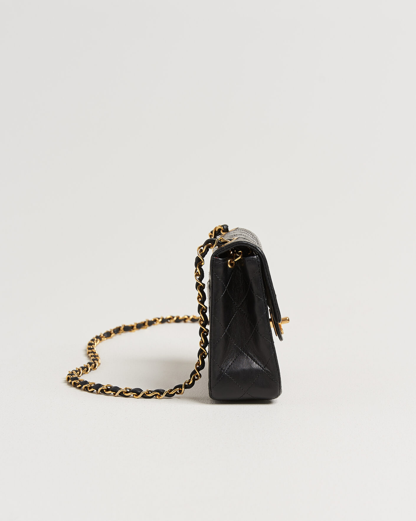 Homme | Pre-Owned & Vintage Bags | Chanel Pre-Owned | Classic Mini Single Flap Square Bag Black