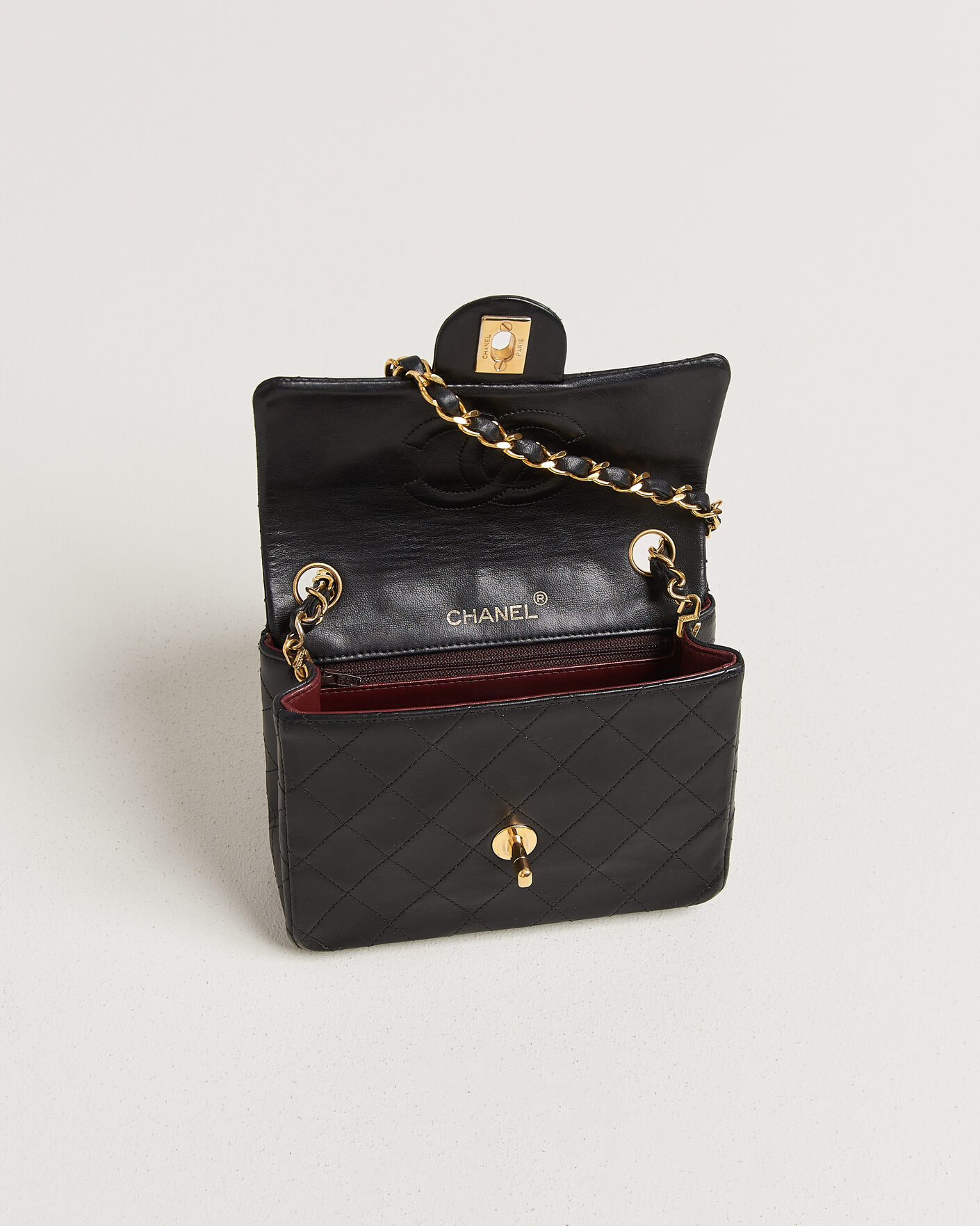 Homme | Pre-Owned & Vintage Bags | Chanel Pre-Owned | Classic Mini Single Flap Square Bag Black