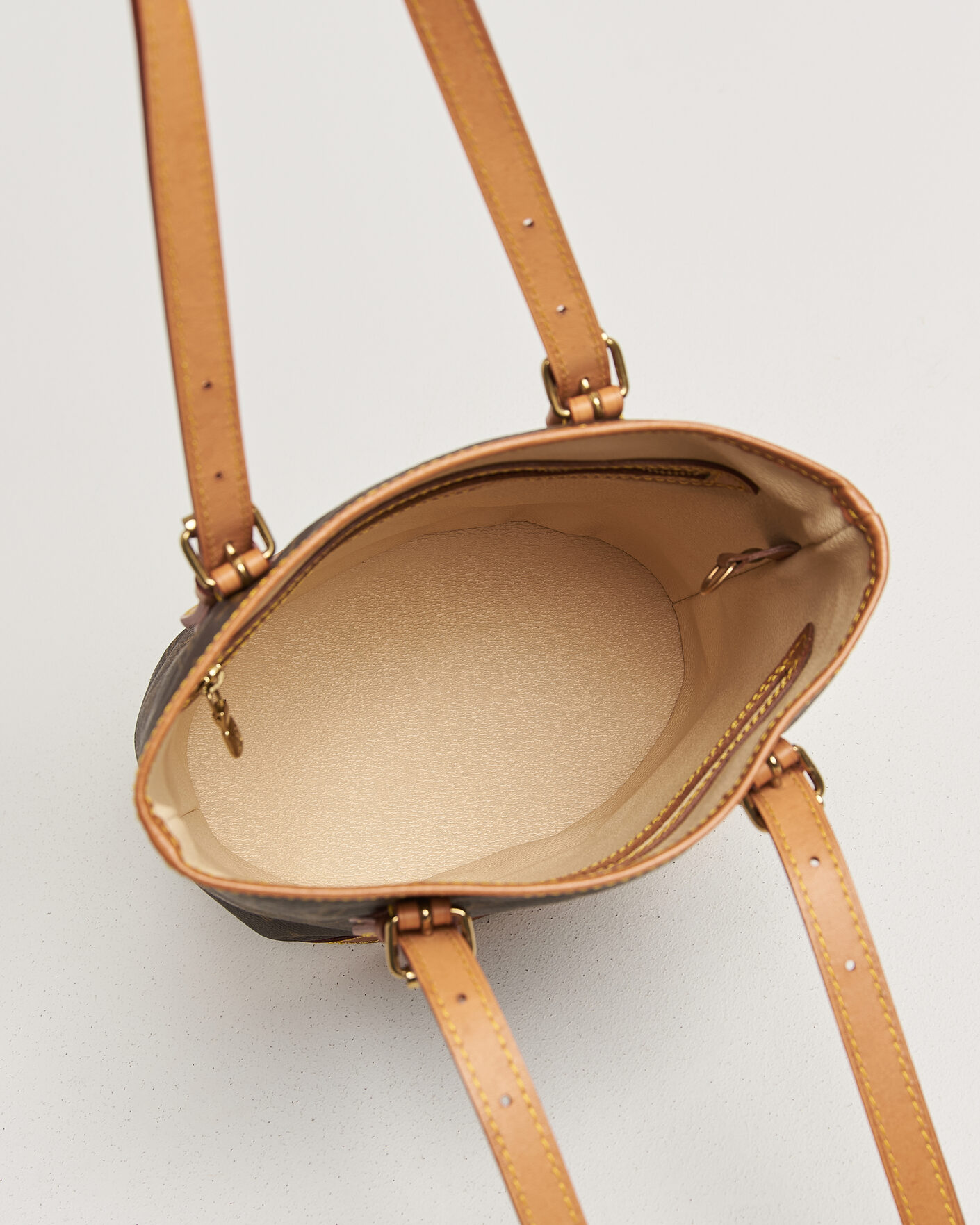 Homme | Pre-Owned & Vintage Bags | Louis Vuitton Pre-Owned | Bucket PM Bag Monogram