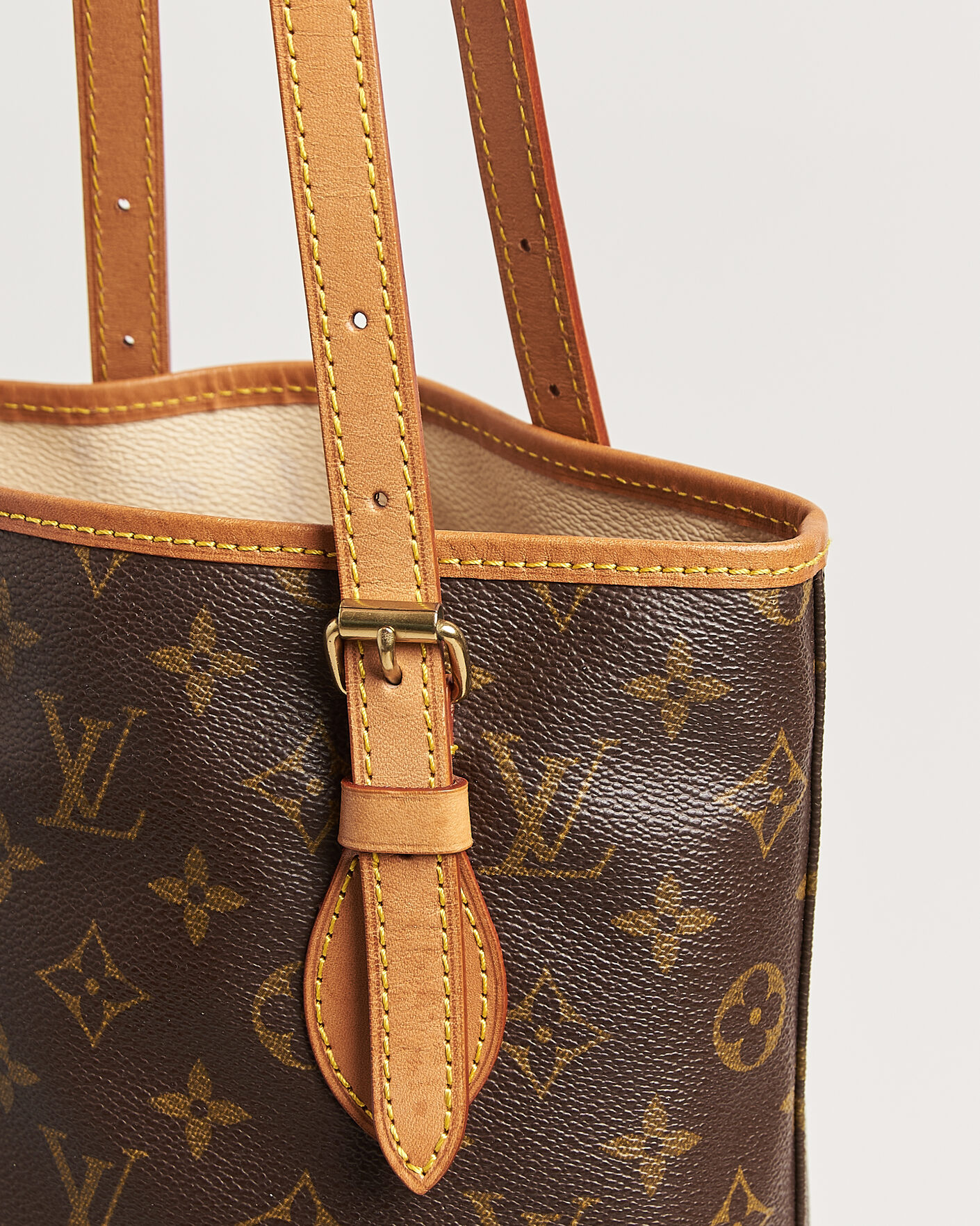 Homme | Pre-Owned & Vintage Bags | Louis Vuitton Pre-Owned | Bucket PM Bag Monogram