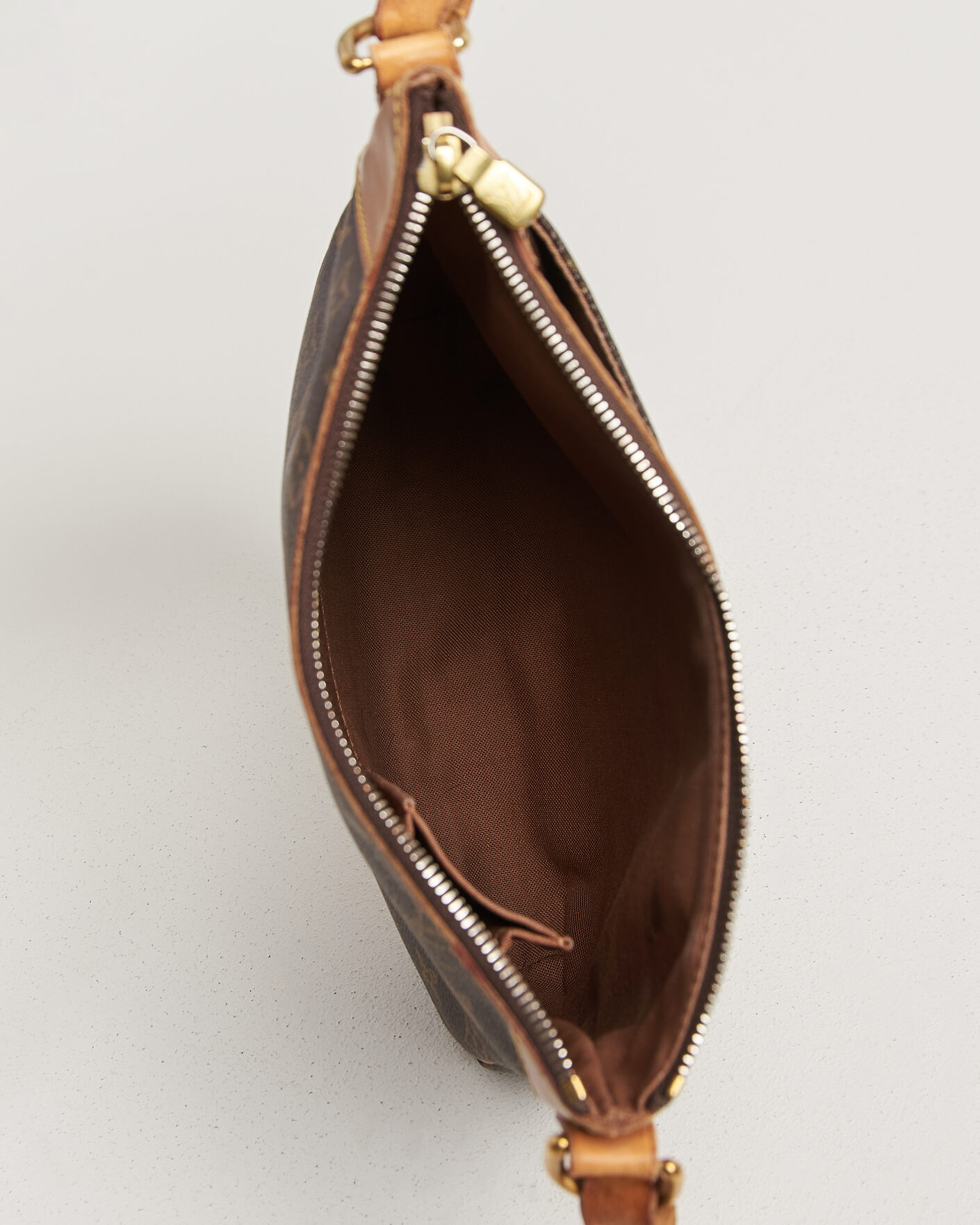 Heren | Pre-Owned & Vintage Bags | Louis Vuitton Pre-Owned | Odeon PM Bag Monogram