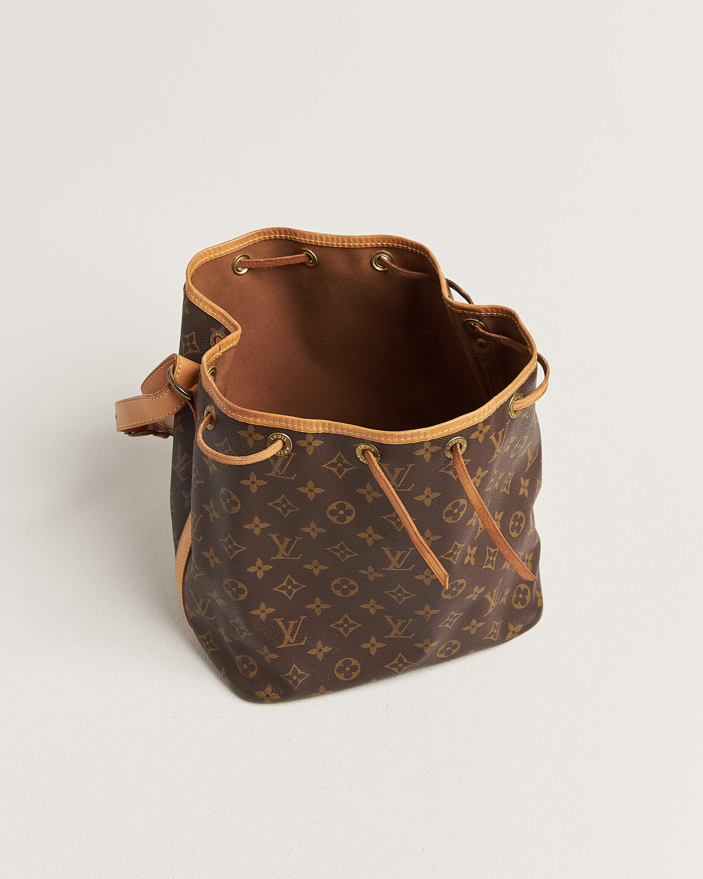 Homme | Pre-Owned & Vintage Bags | Louis Vuitton Pre-Owned | Petit Noé Monogram