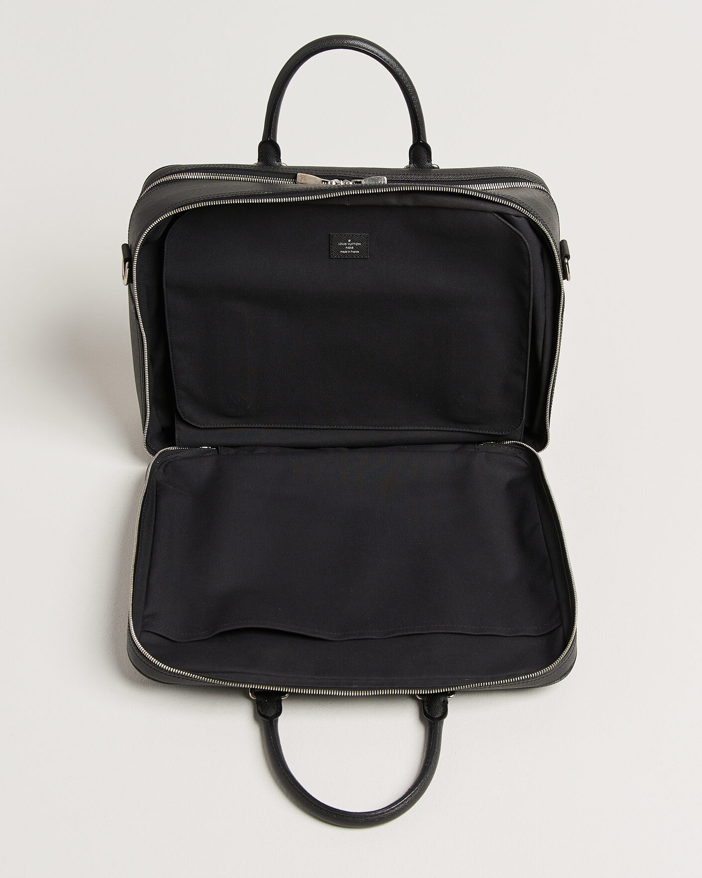 Homme | Pre-Owned & Vintage Bags | Louis Vuitton Pre-Owned | Overnight Bag Taiga Leather Black