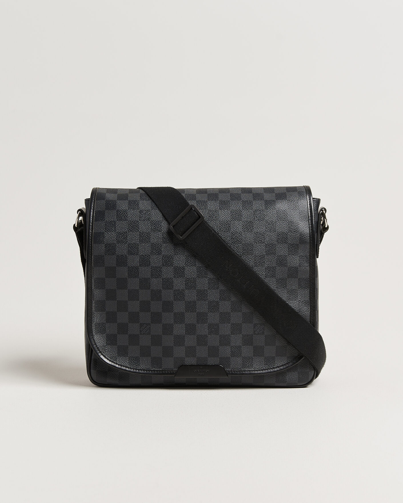 Homme | Pre-Owned & Vintage Bags | Louis Vuitton Pre-Owned | Daniel MM Shoulder Bag Damier Graphite