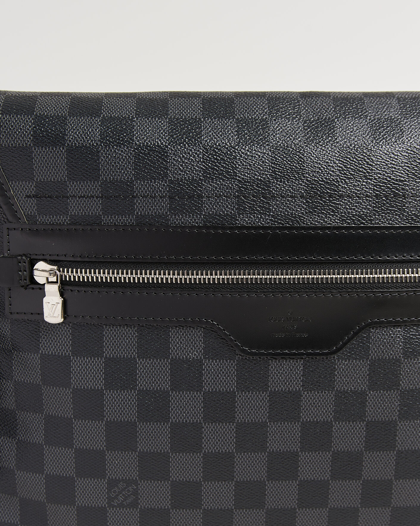 Homme | Pre-Owned & Vintage Bags | Louis Vuitton Pre-Owned | Daniel MM Shoulder Bag Damier Graphite