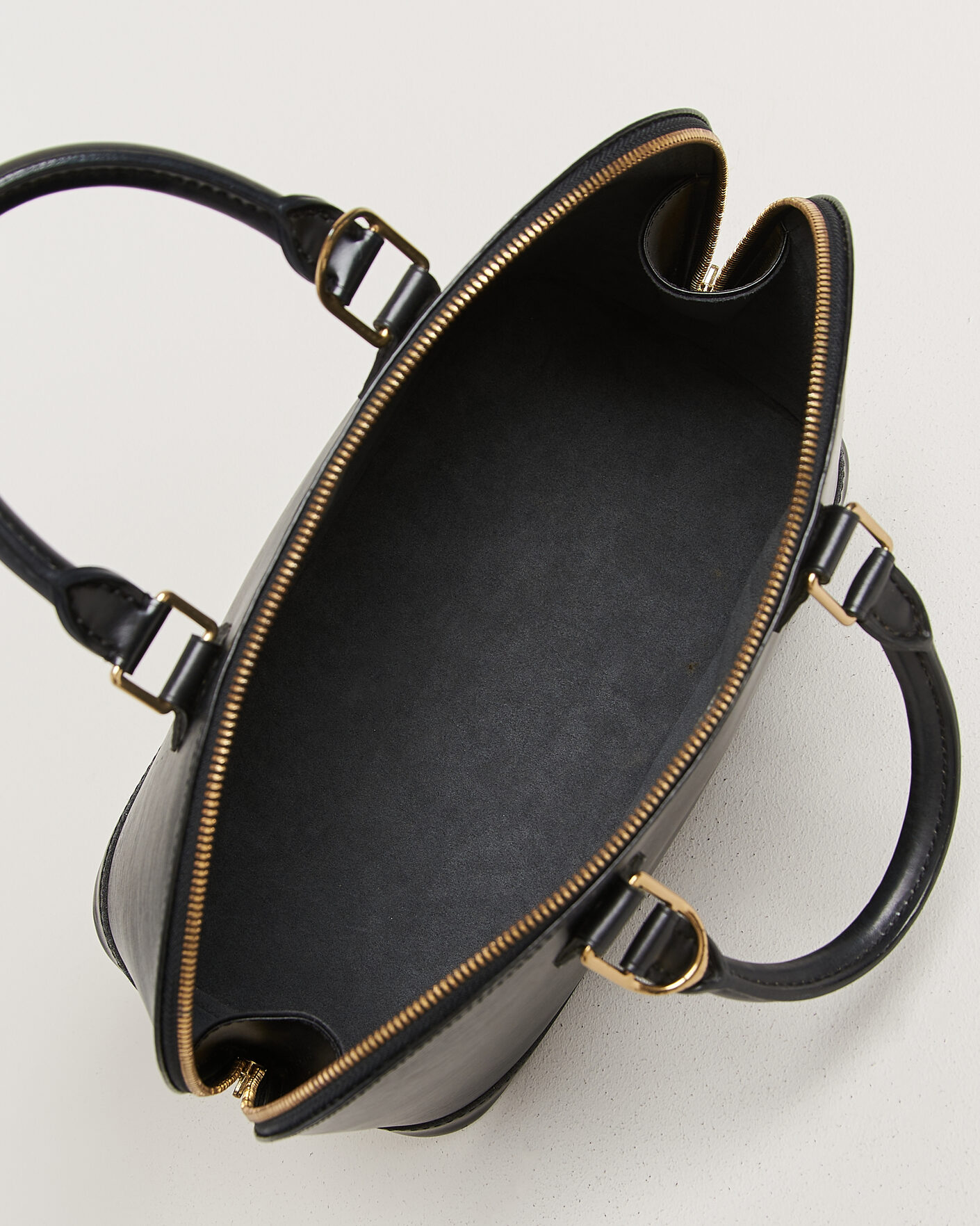 Homme | Pre-Owned & Vintage Bags | Louis Vuitton Pre-Owned | Alma PM Bag Epi Leather Black