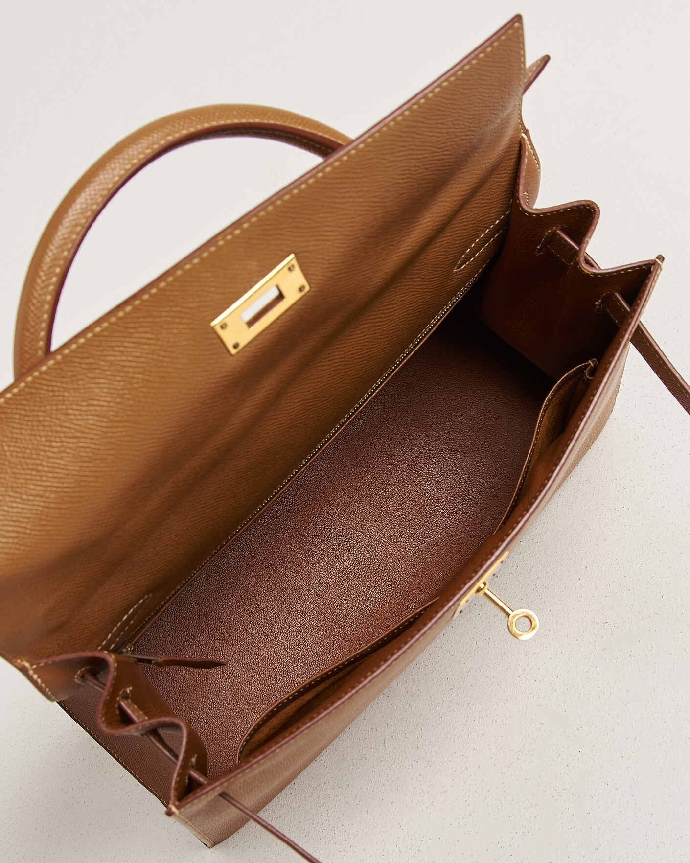 Homme | Pre-Owned & Vintage Bags | Hermès Pre-Owned | Kelly 32 Courchevel Leather Gold