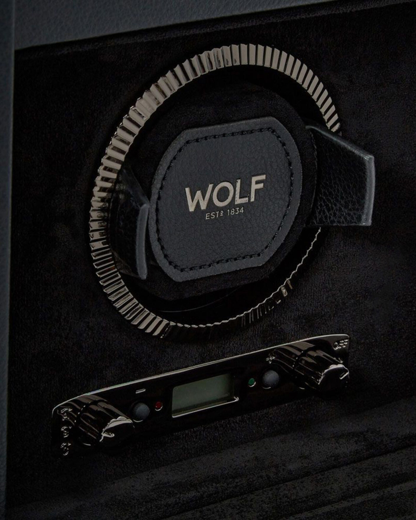 Homme | WOLF British Racing Single Watch Winder With Storage Black | WOLF | British Racing Single Watch Winder With Storage Black