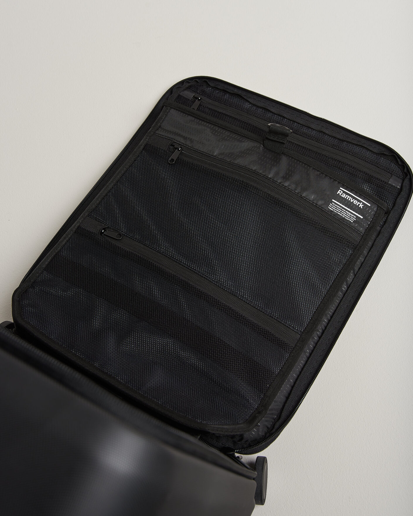 Heren | Tassen | DB | Ramverk Pro Front-Access Carry On Silver/Black