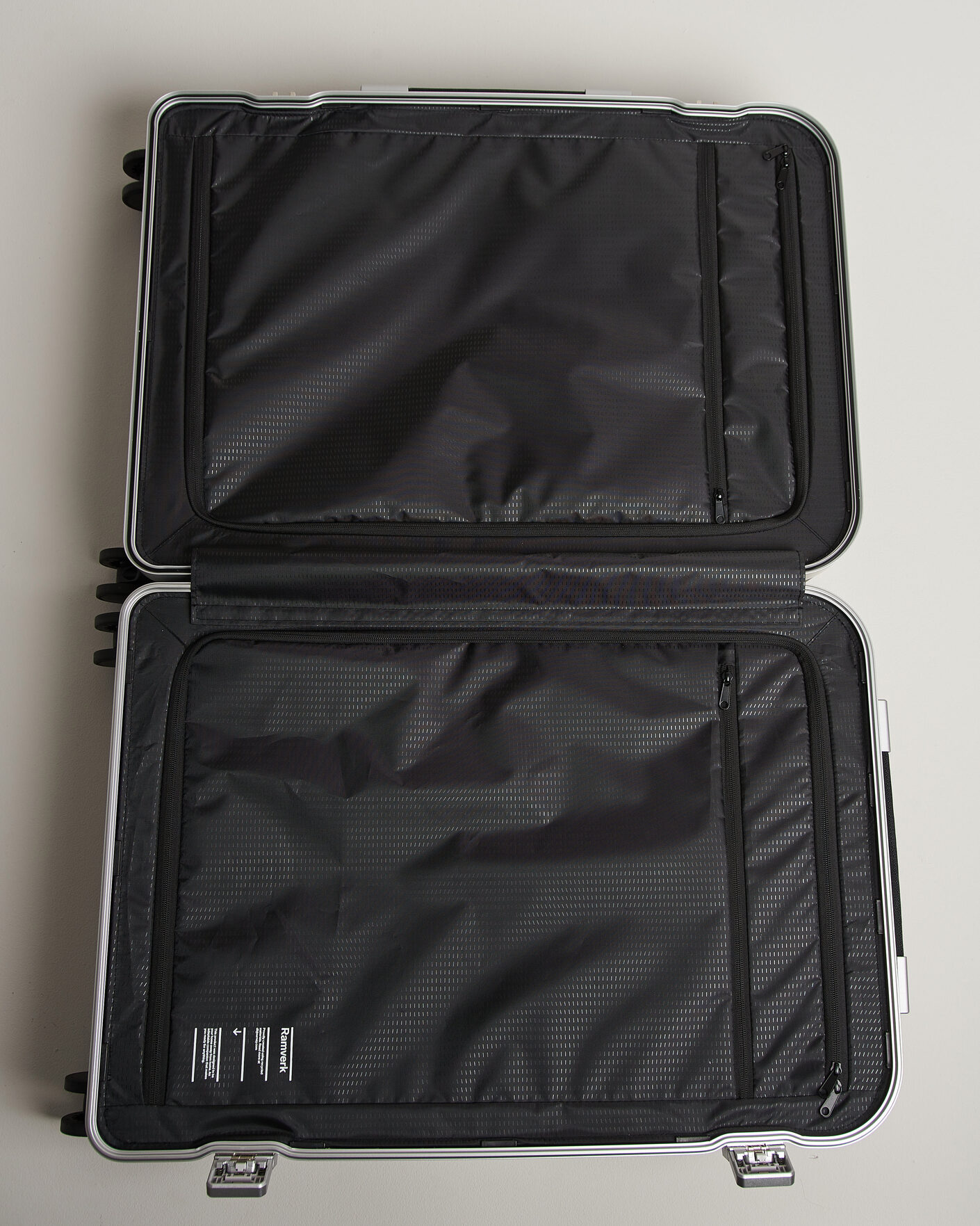Homme | Sacs | DB | Ramverk Pro Check-In Luggage Large Silver/Black