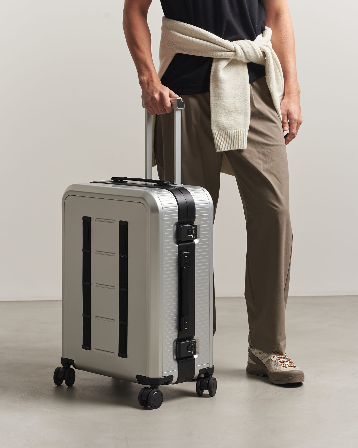 Homme | Sacs | DB | Ramverk Alu Pro Check-In Luggage Medium Silver/Onyx