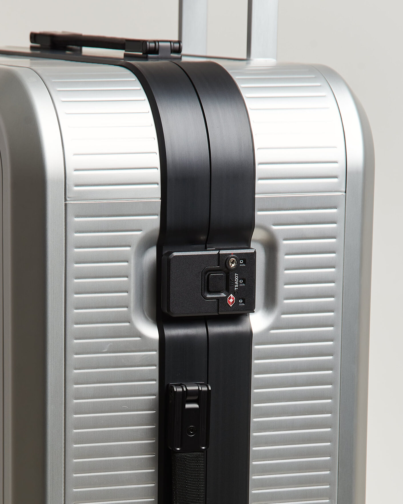 Homme | Sacs | DB | Ramverk Alu Pro Check-In Luggage Large Silver/Onyx