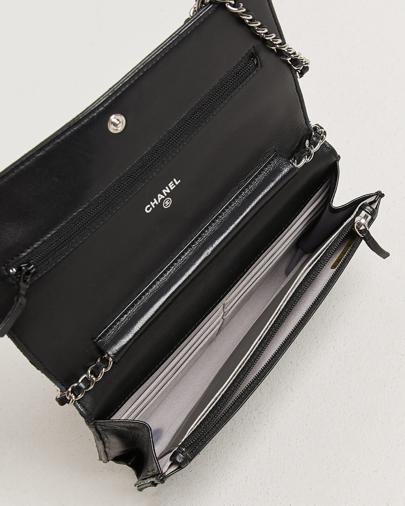 Homme | Pre-Owned & Vintage Bags | Chanel Pre-Owned | Wallet On Chain Camelia Lambskin Black