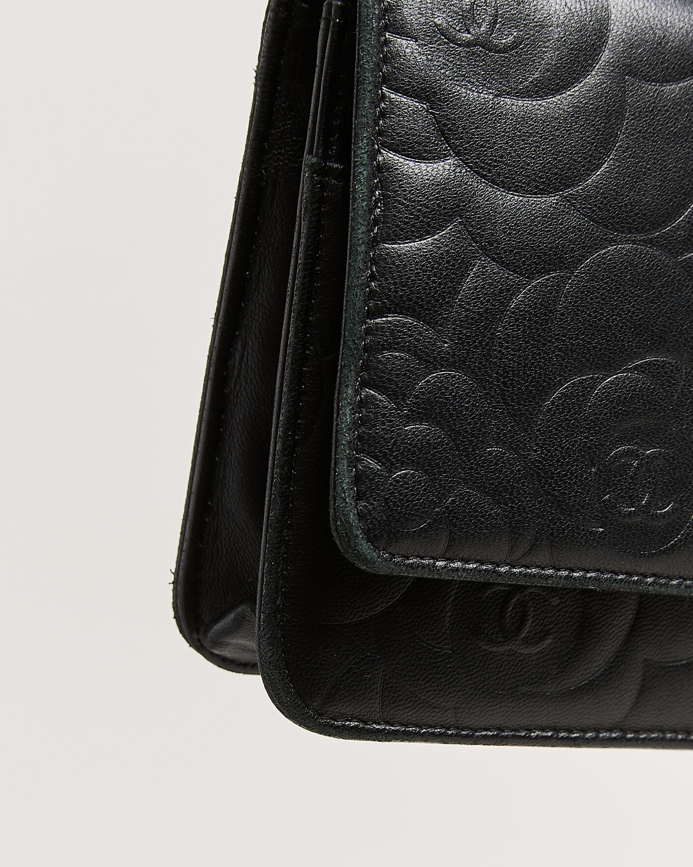 Homme | Pre-Owned & Vintage Bags | Chanel Pre-Owned | Wallet On Chain Camelia Lambskin Black