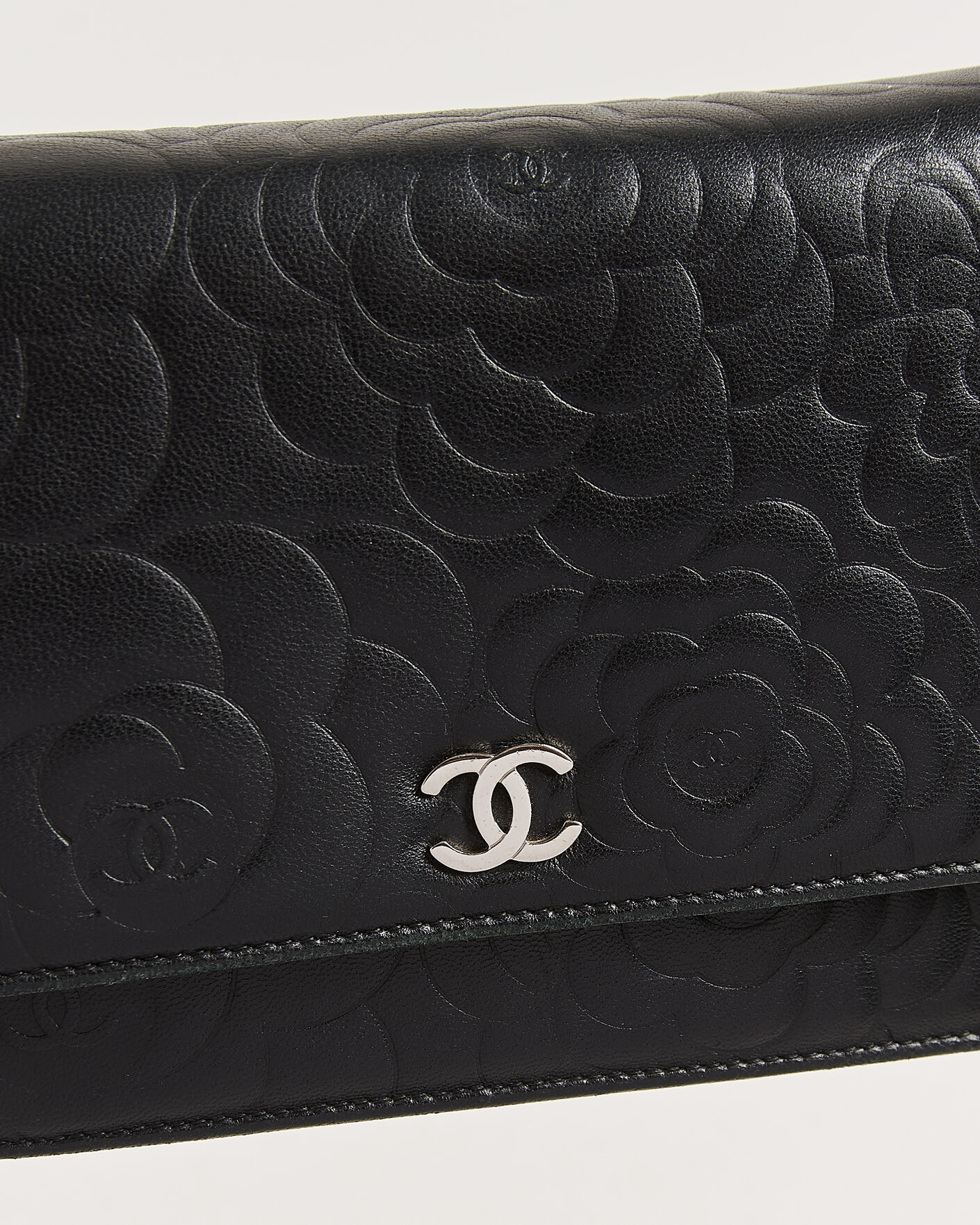 Homme | Pre-Owned & Vintage Bags | Chanel Pre-Owned | Wallet On Chain Camelia Lambskin Black