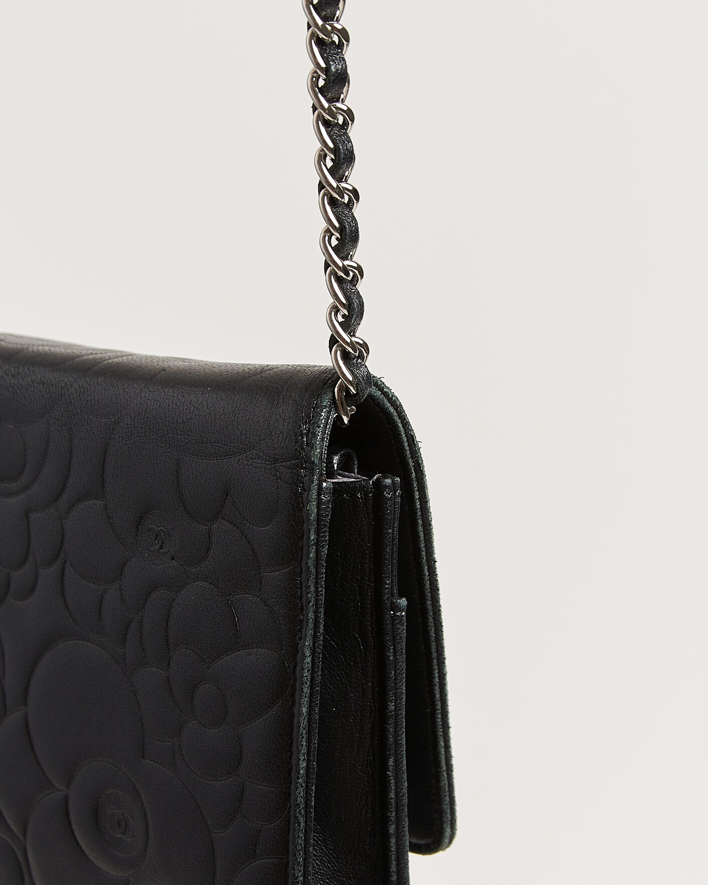 Homme | Pre-Owned & Vintage Bags | Chanel Pre-Owned | Wallet On Chain Camelia Lambskin Black